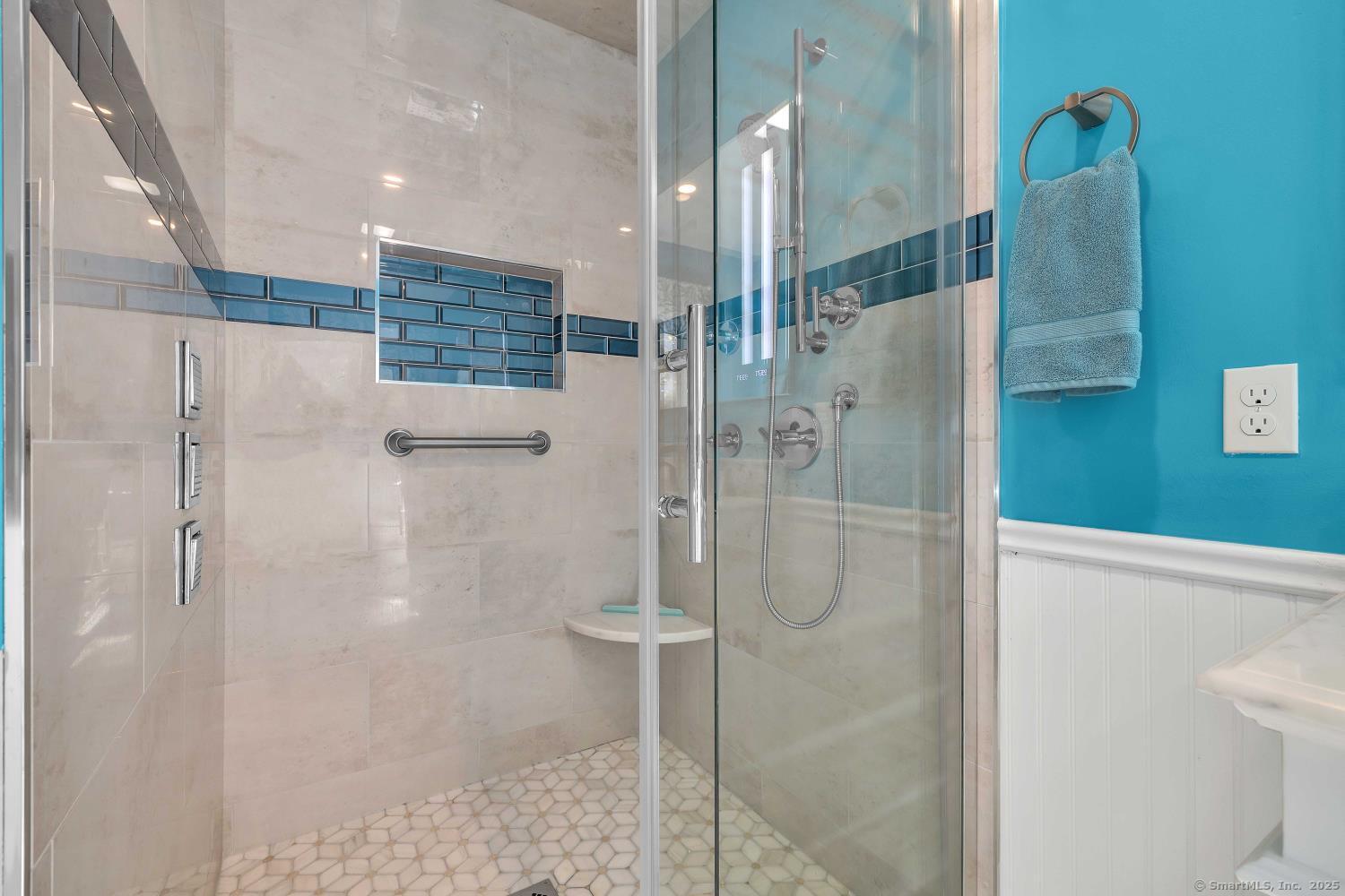 Old Saybrook, Connecticut, 06475, United States, 2 Bedrooms Bedrooms, ,2 BathroomsBathrooms,Residential,For Sale,1895780