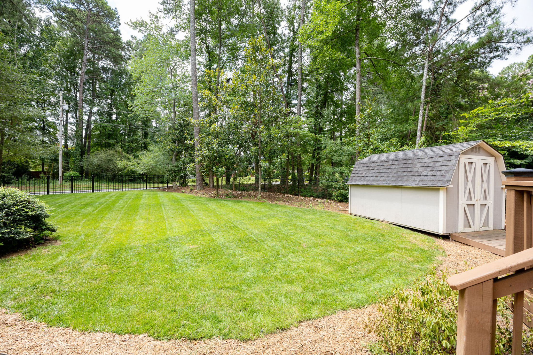  Stunning 5-Bedroom Brick Home in the Heart of East Cobb - 物件實景