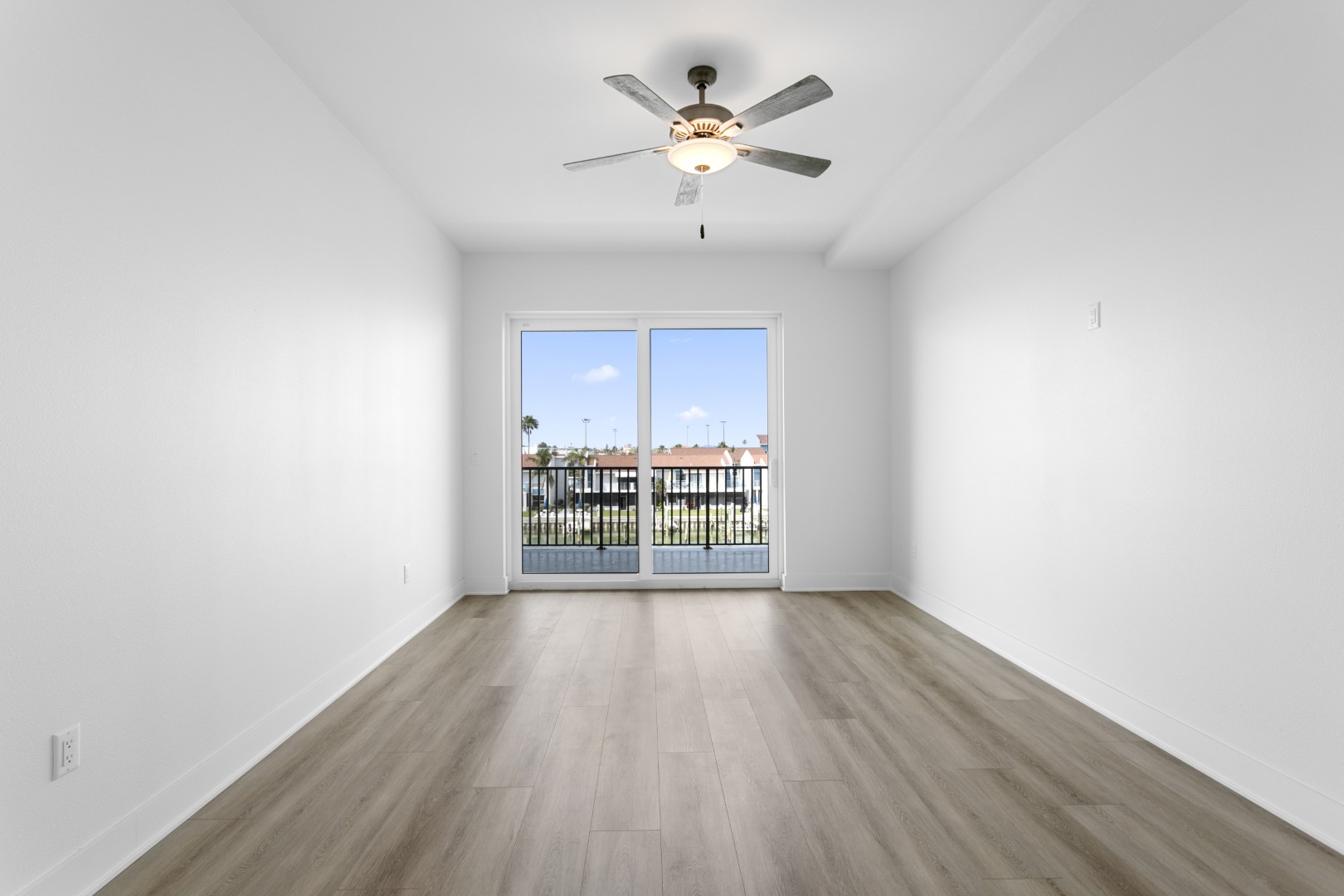 Madeira Beach, Florida, 33708, United States, 3 Bedrooms Bedrooms, ,3 BathroomsBathrooms,Residential,For Sale,1854294