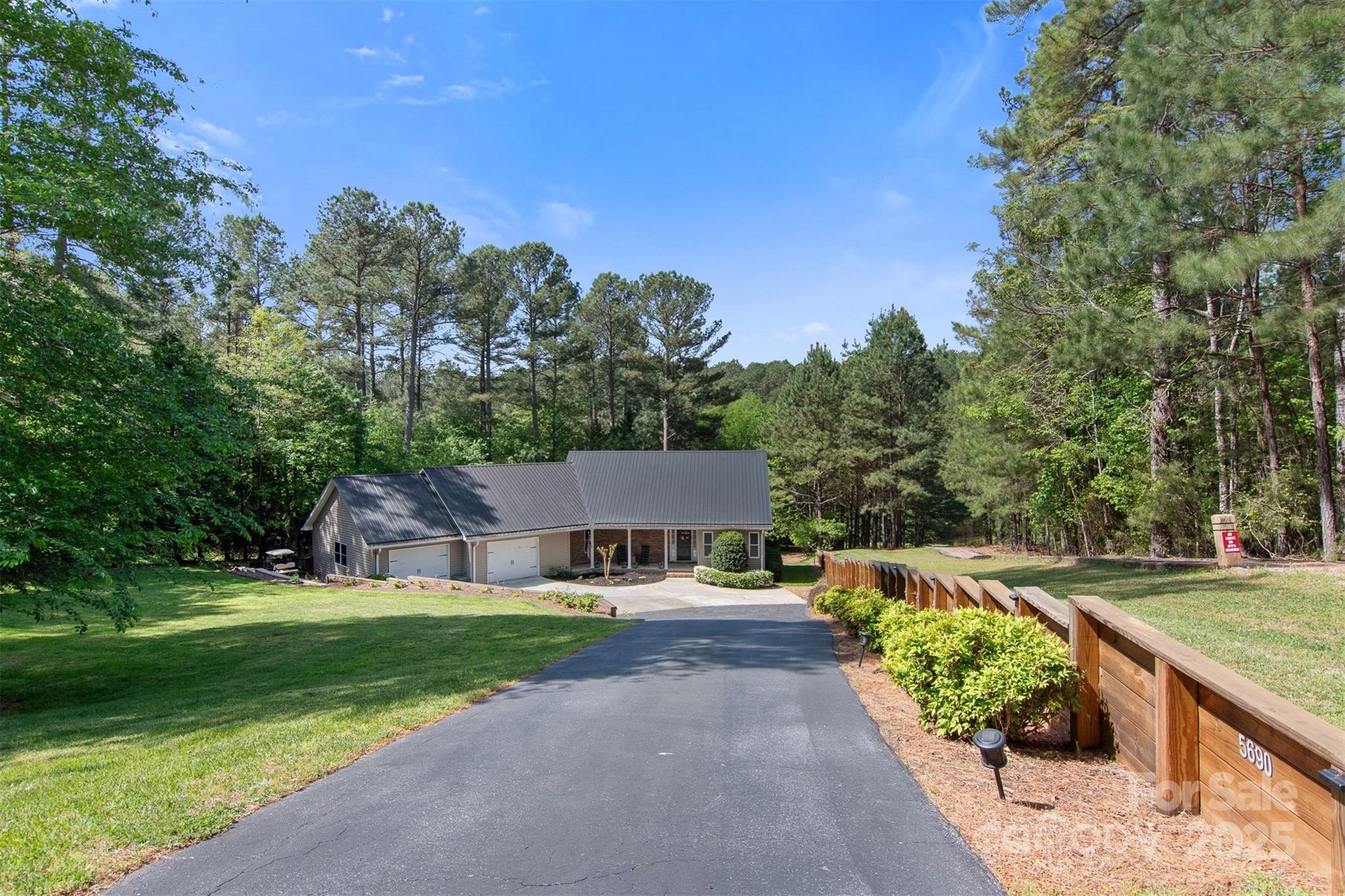 Granite Falls, North Carolina, 28630, United States, 3 Bedrooms Bedrooms, ,3 BathroomsBathrooms,Residential,For Sale,1794602