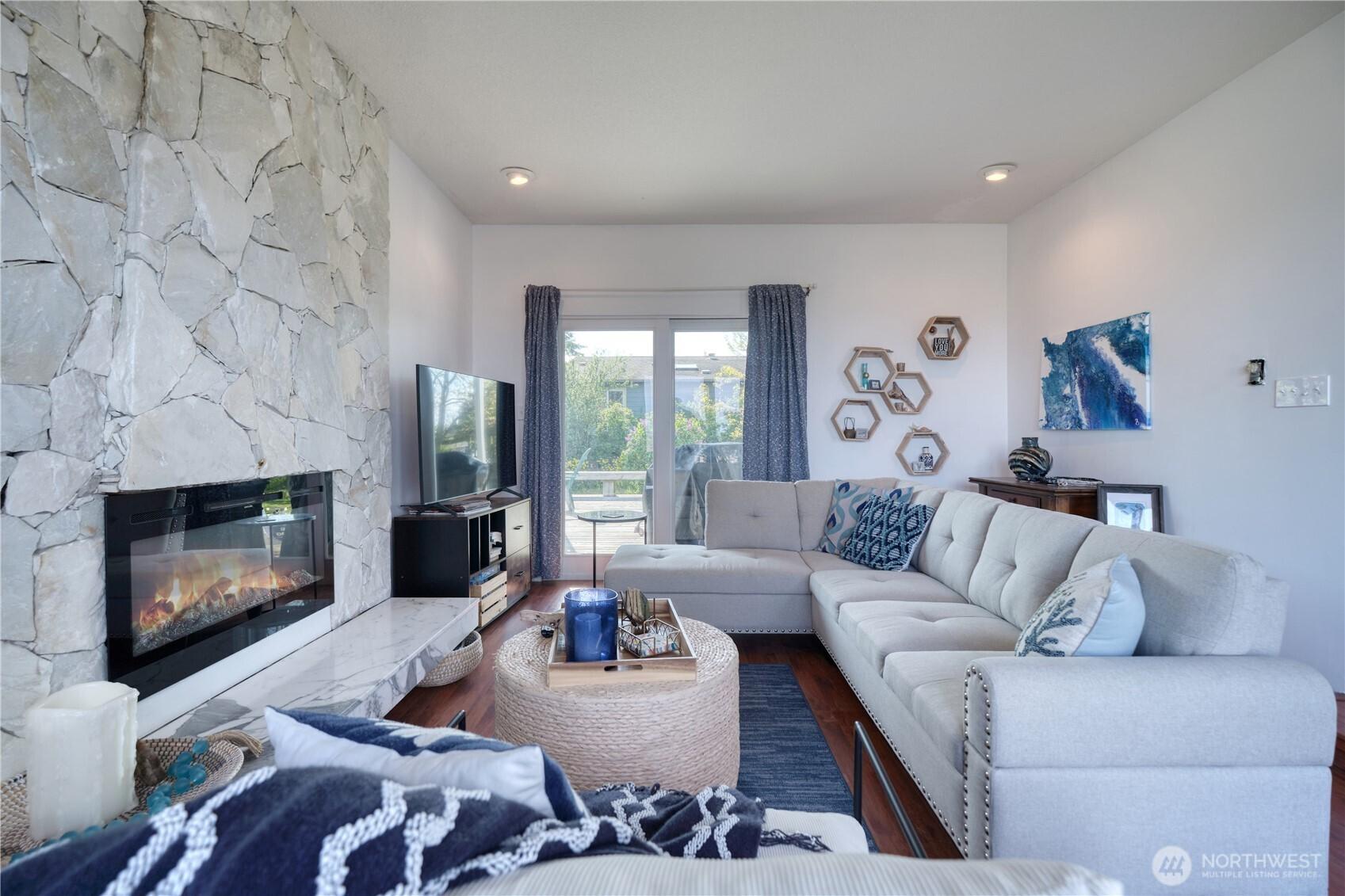 POINT ROBERTS, Washington, 98281, United States, 3 Bedrooms Bedrooms, ,3 BathroomsBathrooms,Residential,For Sale,1875834