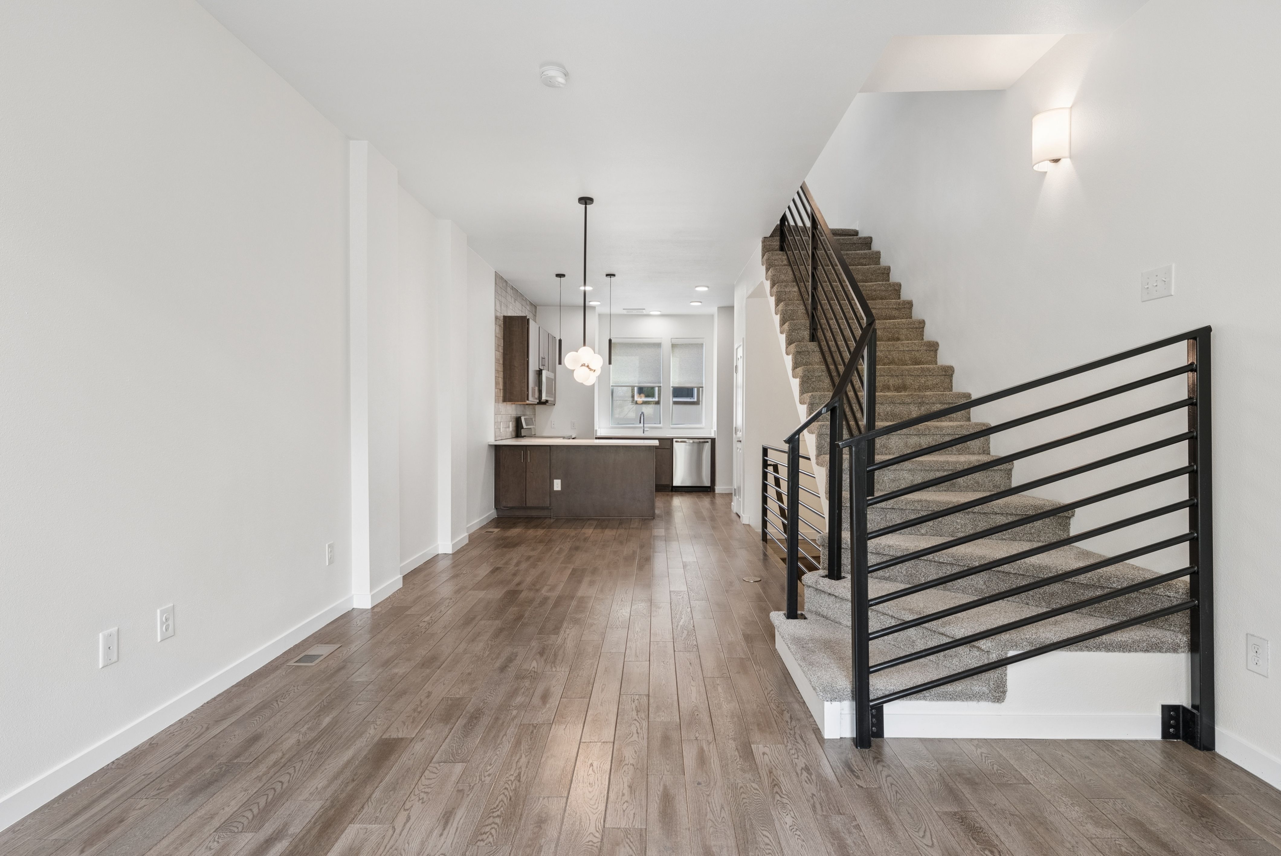  End-Unit Brownstone in North Capitol Hill - 物件實景