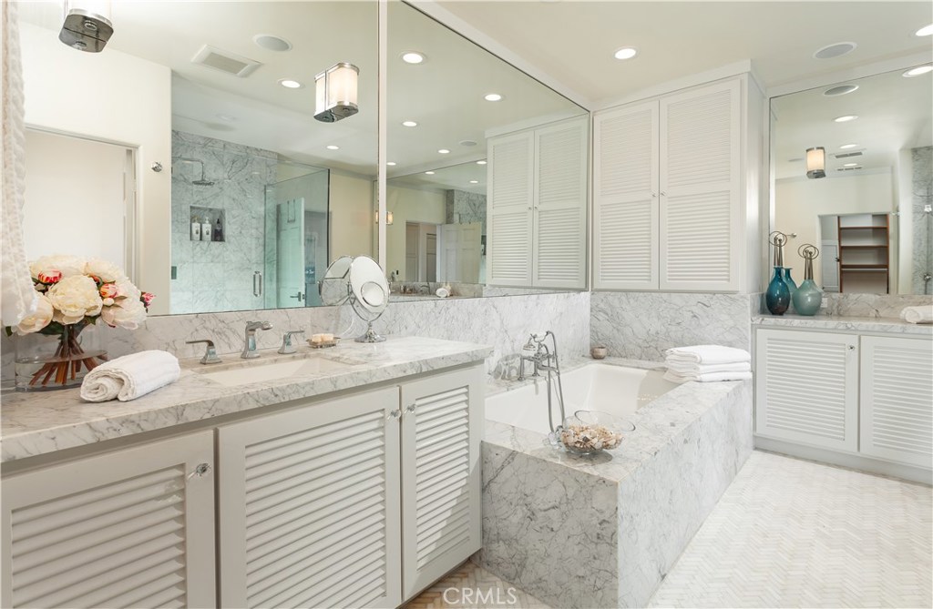 Corona del Mar, California, 92625, United States, 4 Bedrooms Bedrooms, ,4 BathroomsBathrooms,Residential,For Sale,1874360