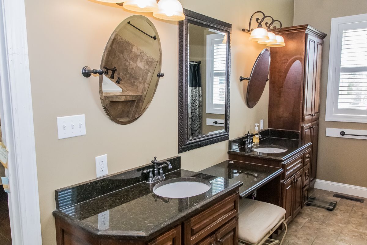 Union City, Tennessee, 38261, United States, 4 Bedrooms Bedrooms, ,4 BathroomsBathrooms,Residential,For Sale,1943312