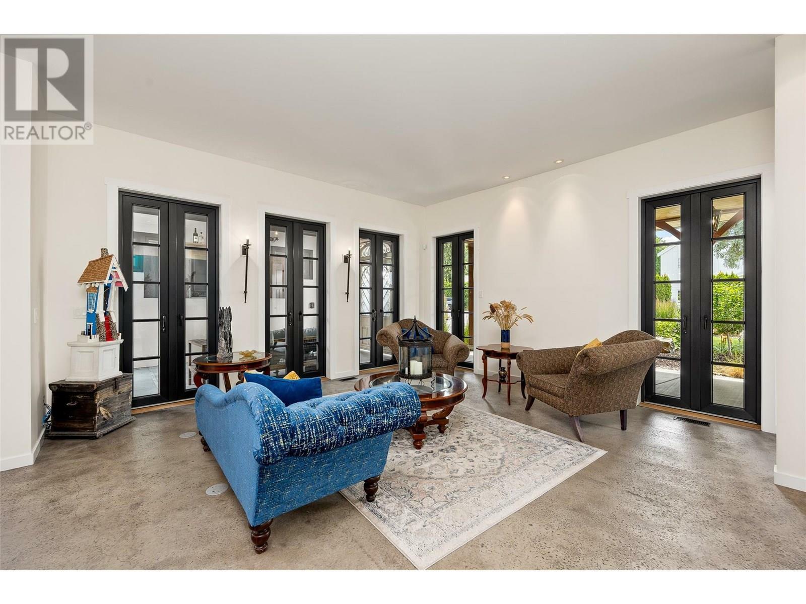 KELOWNA, British Columbia, V1Y 5N3, CA, 6 Bedrooms Bedrooms, ,4 BathroomsBathrooms,Residential,For Sale,1883056