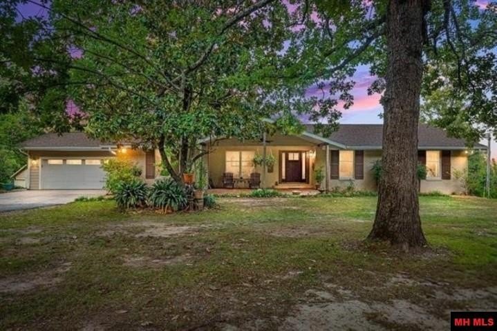 Mountain Home, Arkansas, 72653, United States, 5 Bedrooms Bedrooms, ,4 BathroomsBathrooms,Residential,For Sale,1899496