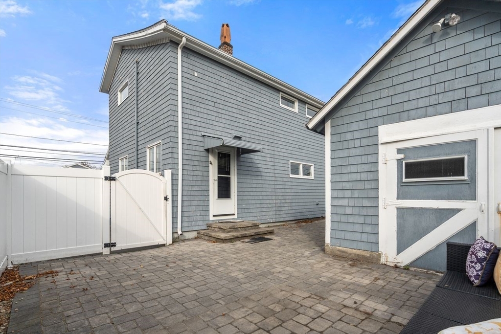 Winthrop, Massachusetts, 02152, United States, 3 Bedrooms Bedrooms, ,2 BathroomsBathrooms,Residential,For Sale,1990916