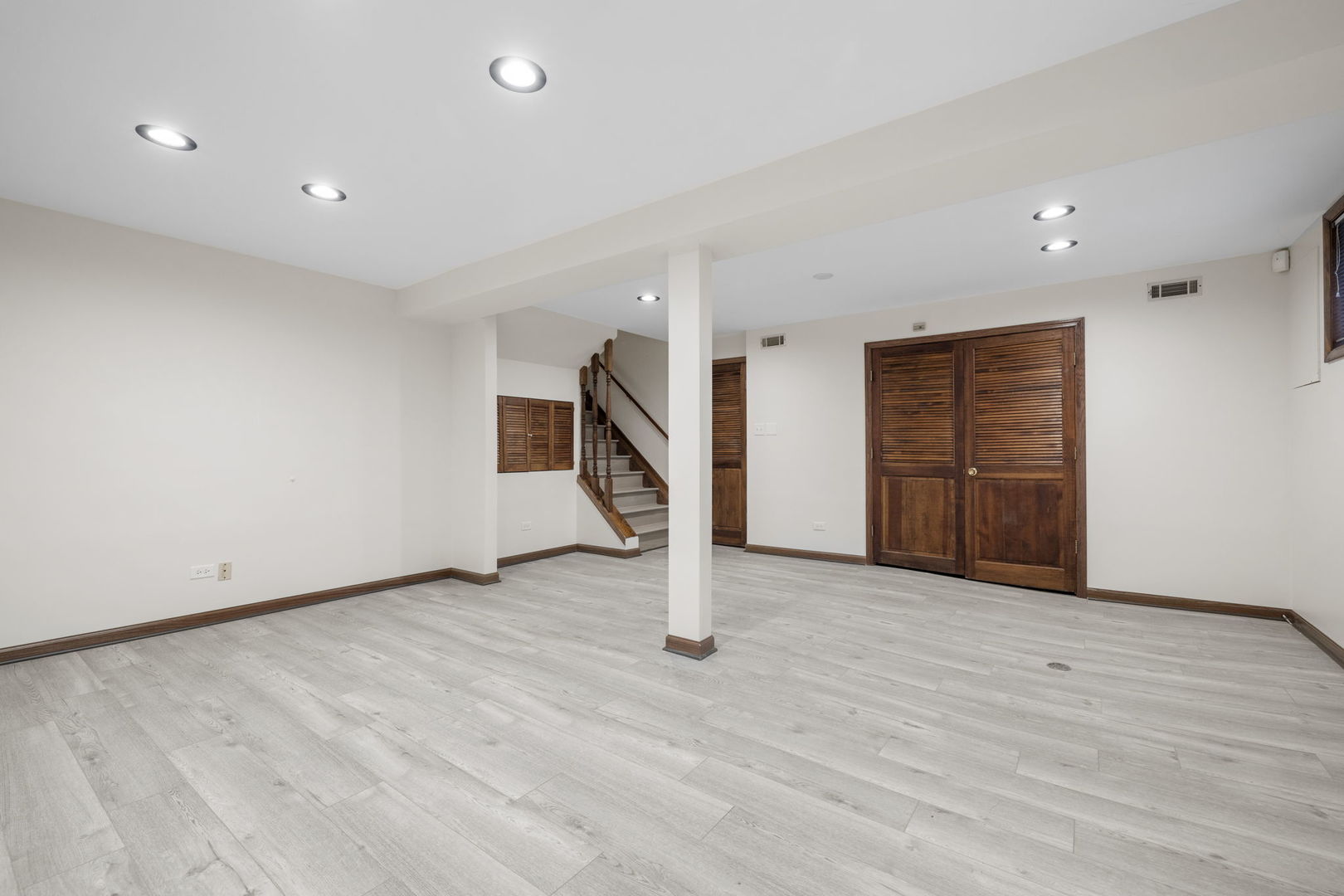 Homer Glen, Illinois, 60491, United States, 4 Bedrooms Bedrooms, ,3 BathroomsBathrooms,Residential,For Sale,1987574