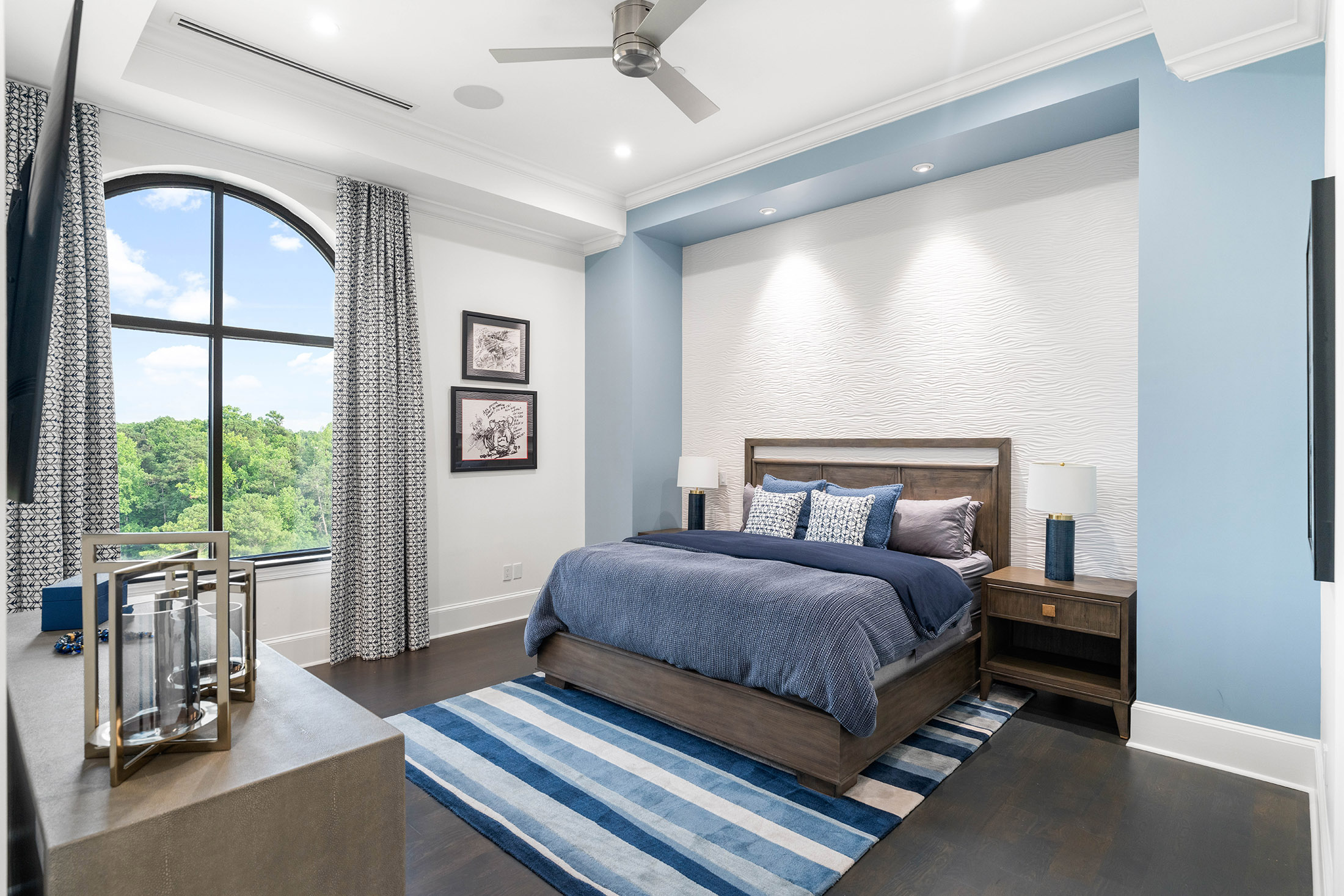  Modern Elegance in the Sky – Designer Penthouse with Skyline Views - 物件實景