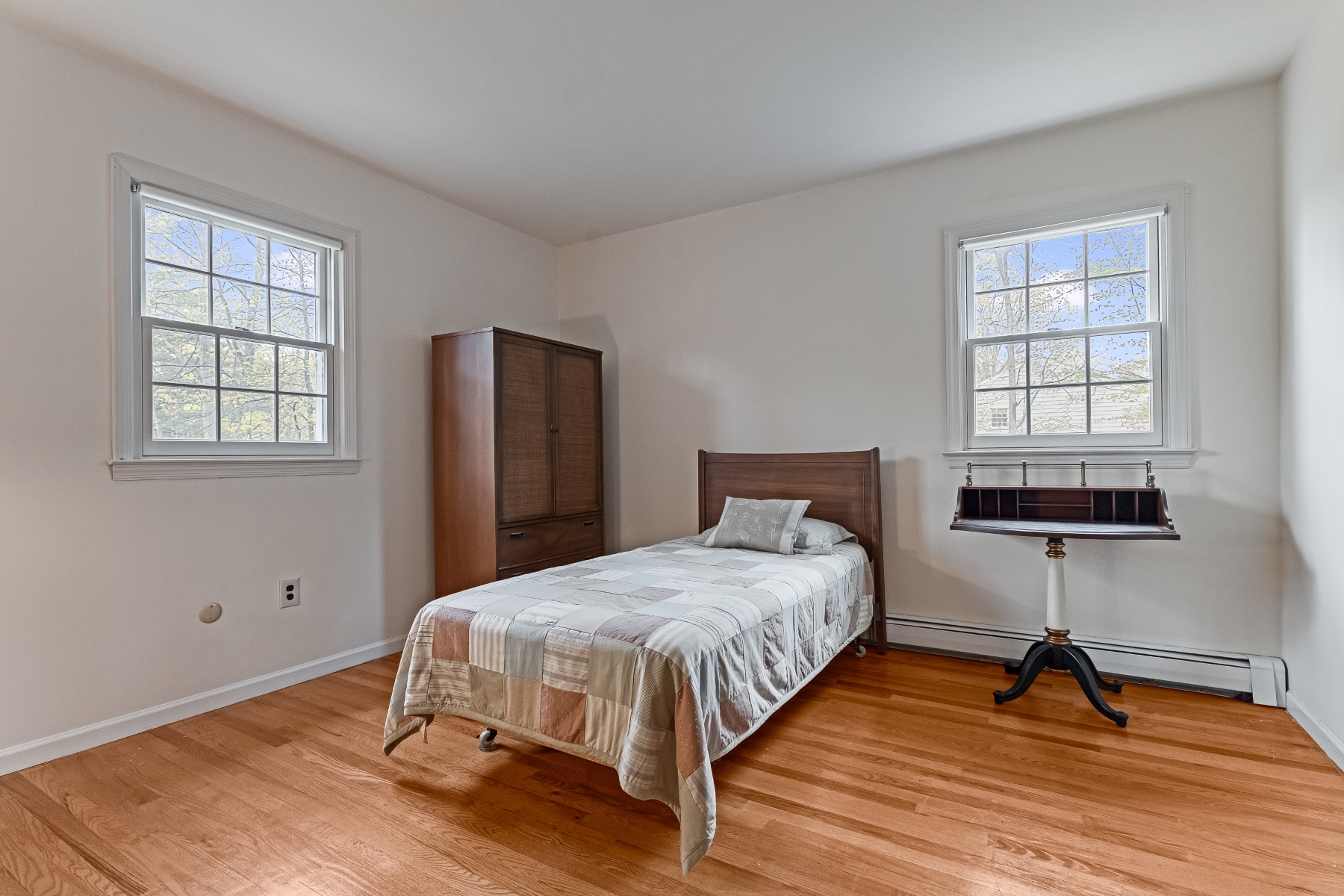  Traditional Center Hall Colonial Located on Lovely Cul-de-Sac - 物件實景