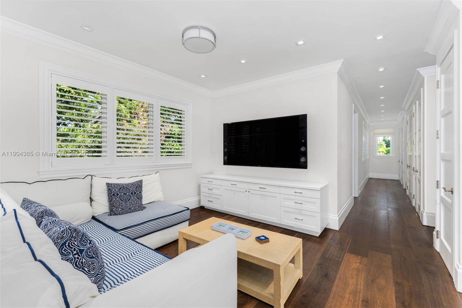 Miami Beach, Florida, 33140, United States, 4 Bedrooms Bedrooms, ,6 BathroomsBathrooms,Residential,For Sale,1992066