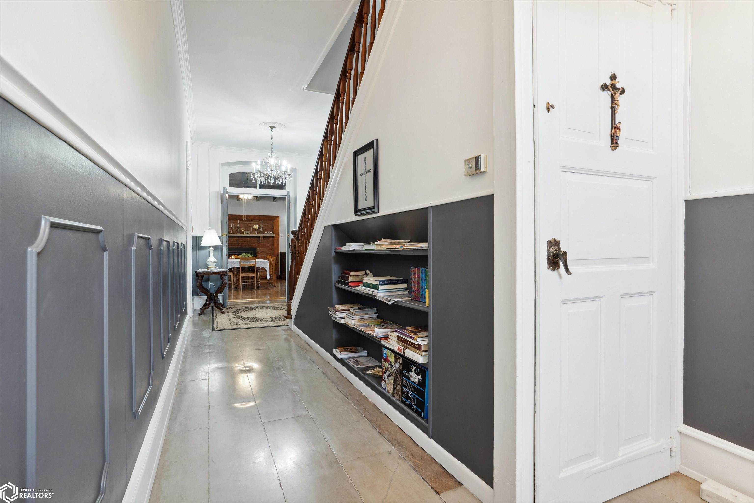 Dallas City, Illinois, 62330, United States, 8 Bedrooms Bedrooms, ,7 BathroomsBathrooms,Residential,For Sale,1980104