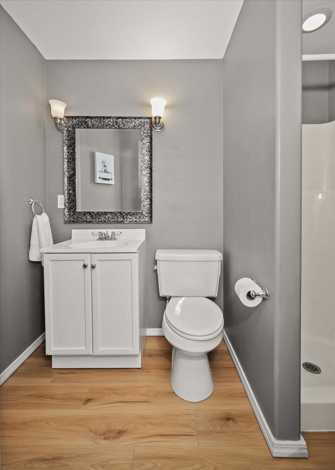 Spokane Valley, Washington, 99016, United States, 5 Bedrooms Bedrooms, ,3 BathroomsBathrooms,Residential,For Sale,1990389