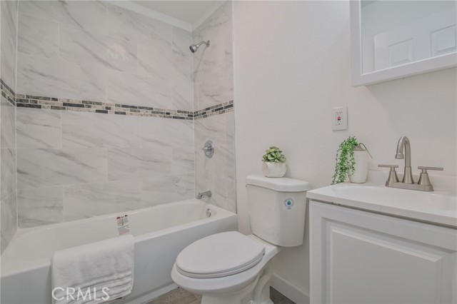 Los Angeles, California, 90044, United States, 2 Bedrooms Bedrooms, ,1 BathroomBathrooms,Residential,For Sale,2008191