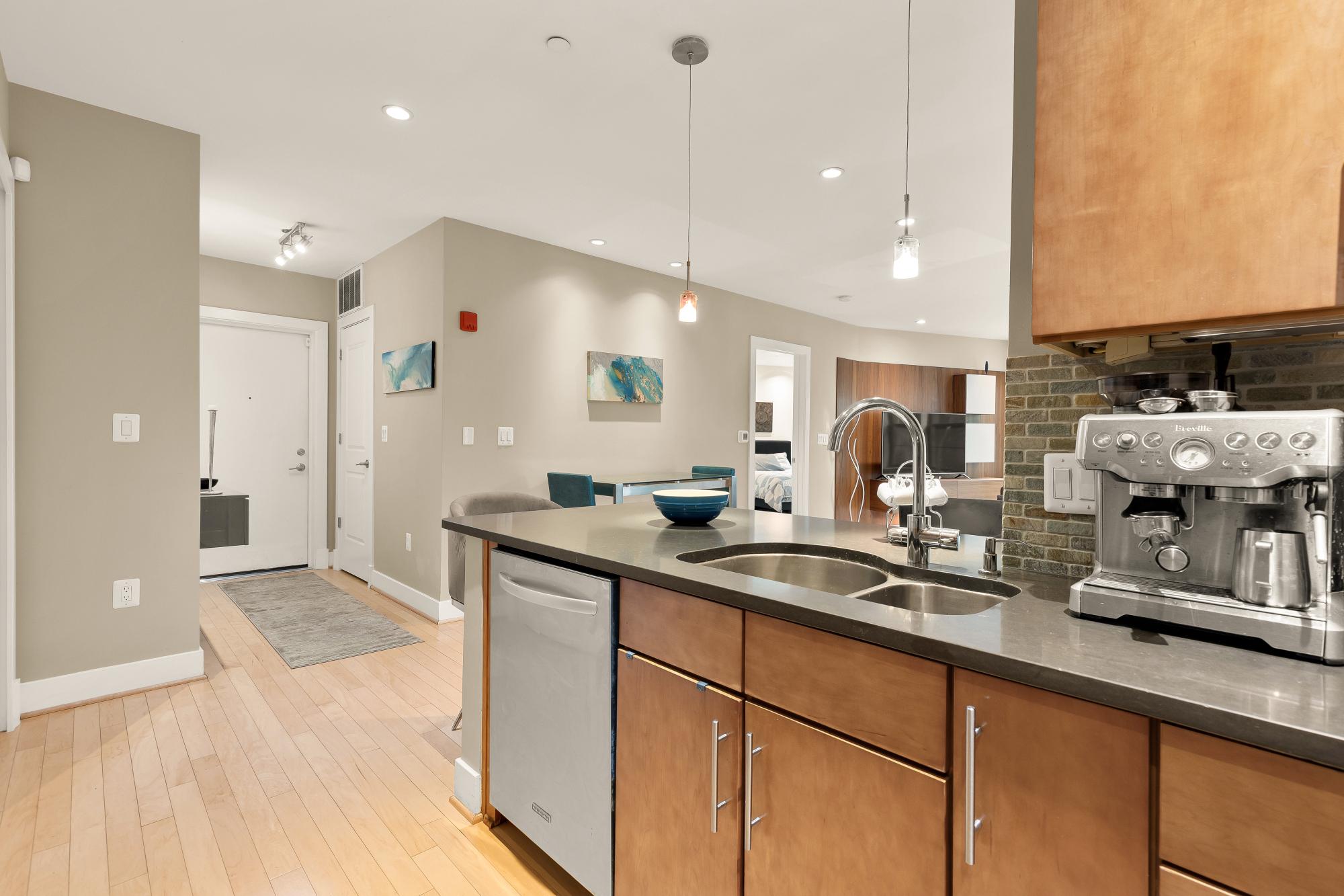  5201 Wisconsin Avenue NW, Washington, DC, 20015 - 物件實景
