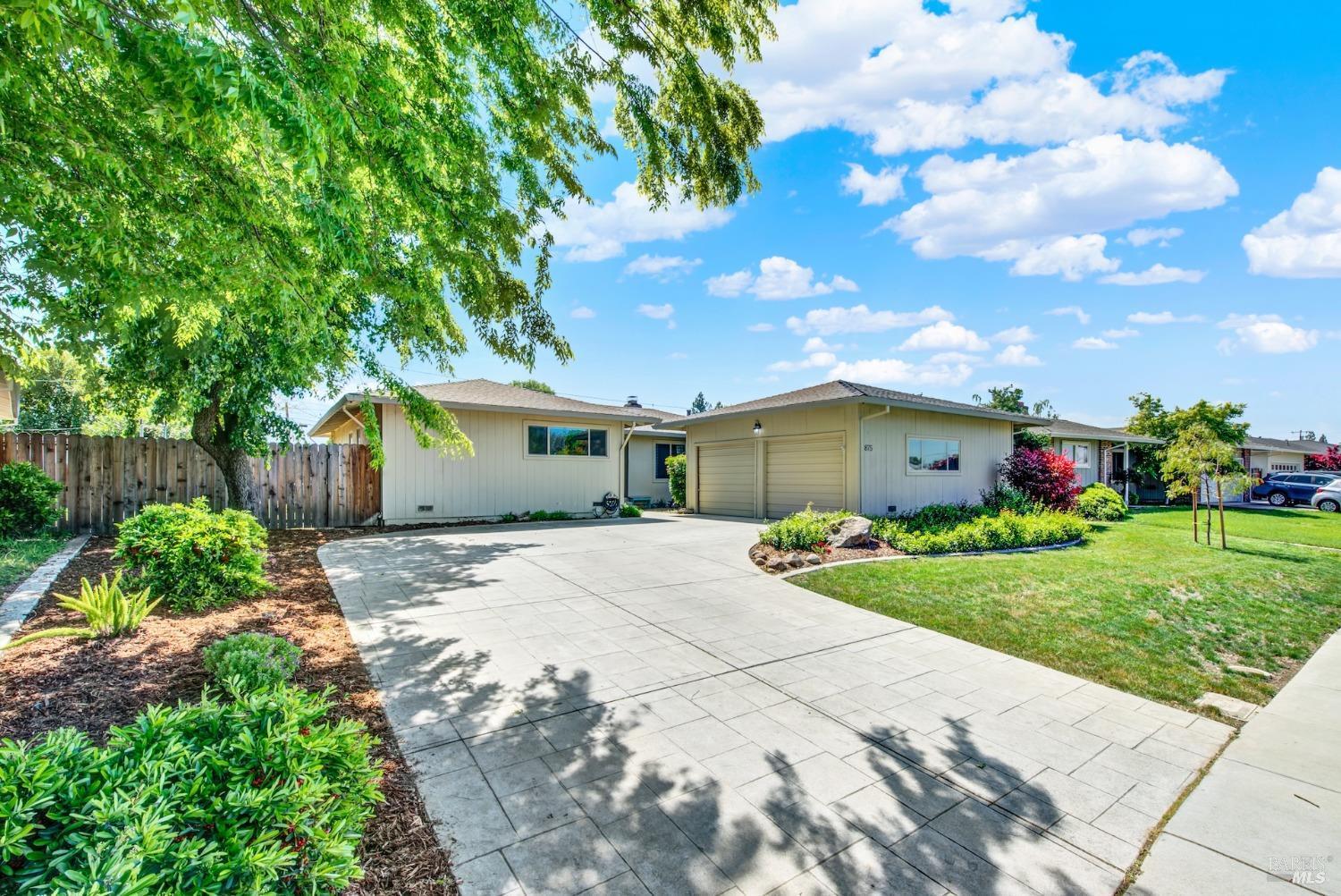 Dixon, California, 95620, United States, 3 Bedrooms Bedrooms, ,2 BathroomsBathrooms,Residential,For Sale,1943662