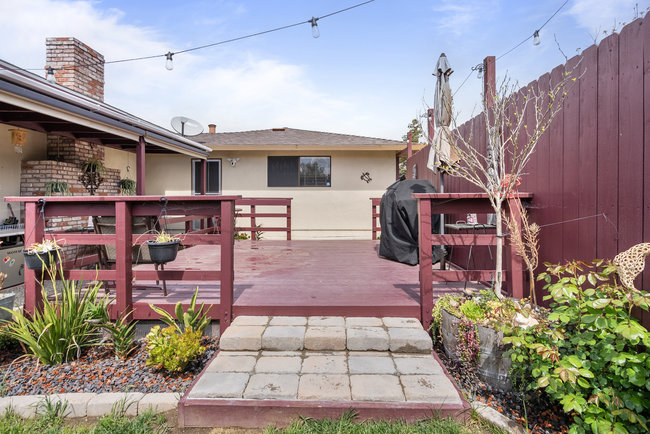 Hollister, California, 95023, United States, 3 Bedrooms Bedrooms, ,2 BathroomsBathrooms,Residential,For Sale,1882231