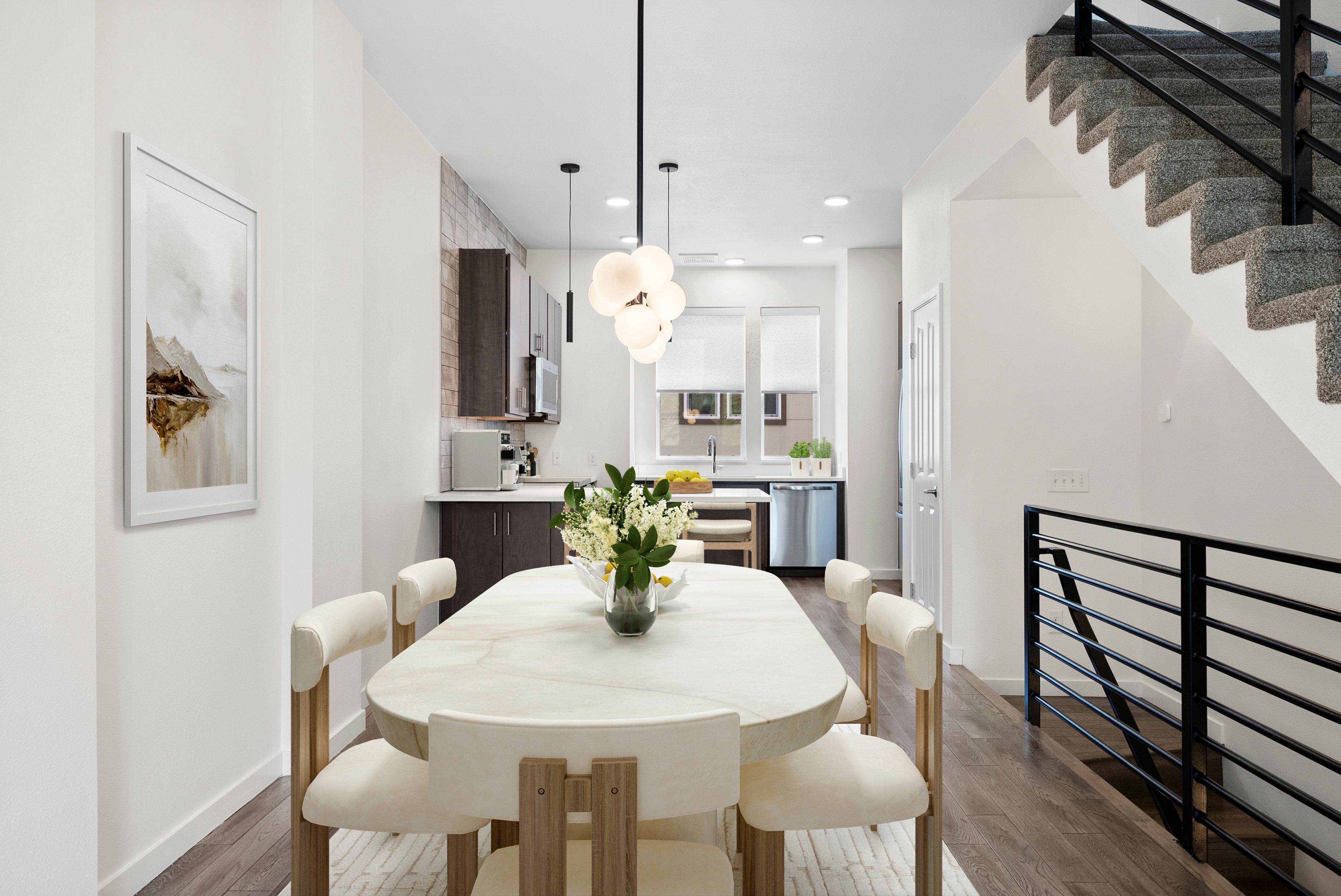 End-Unit Brownstone in North Capitol Hill - 物件實景