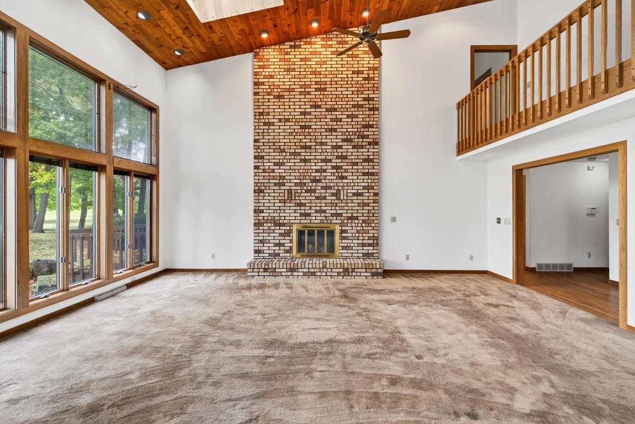 Oshkosh, Wisconsin, 54904, United States, 4 Bedrooms Bedrooms, ,3 BathroomsBathrooms,Residential,For Sale,1978045