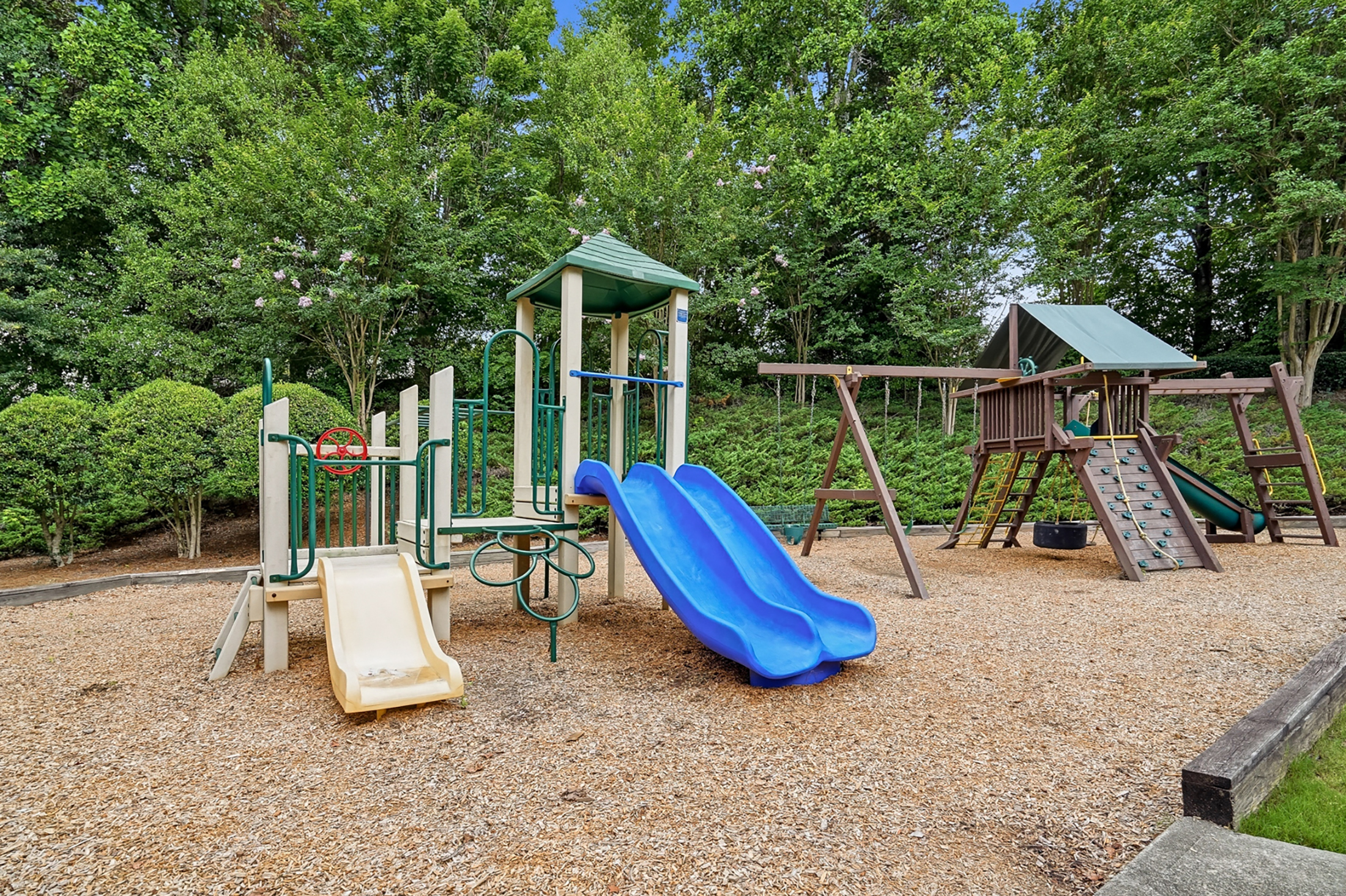  Private Cul-de-Sac Retreat in a Prime Alpharetta Swim Community - 物件實景