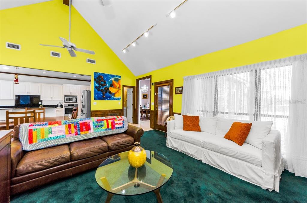 Seminole, Florida, 33777, United States, 4 Bedrooms Bedrooms, ,4 BathroomsBathrooms,Residential,For Sale,1933649