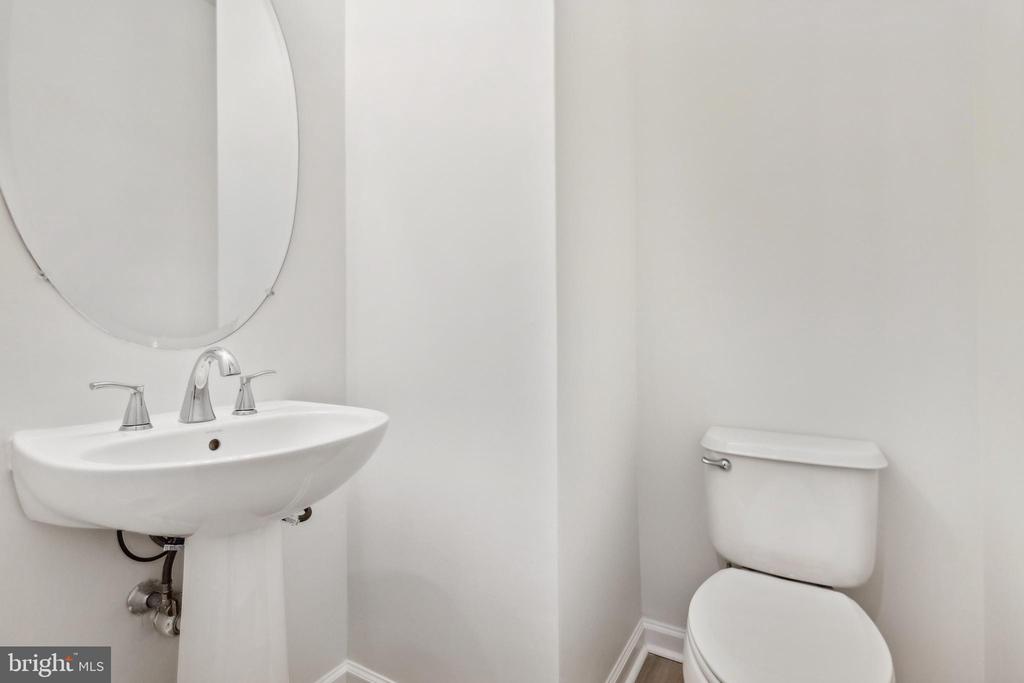 Chantilly, Virginia, 20152, United States, 3 Bedrooms Bedrooms, ,4 BathroomsBathrooms,Residential,For Sale,1942901