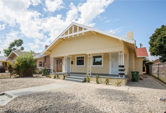 Los Angeles, California, 90062, United States, 7 Bedrooms Bedrooms, ,Residential,For Sale,1974171