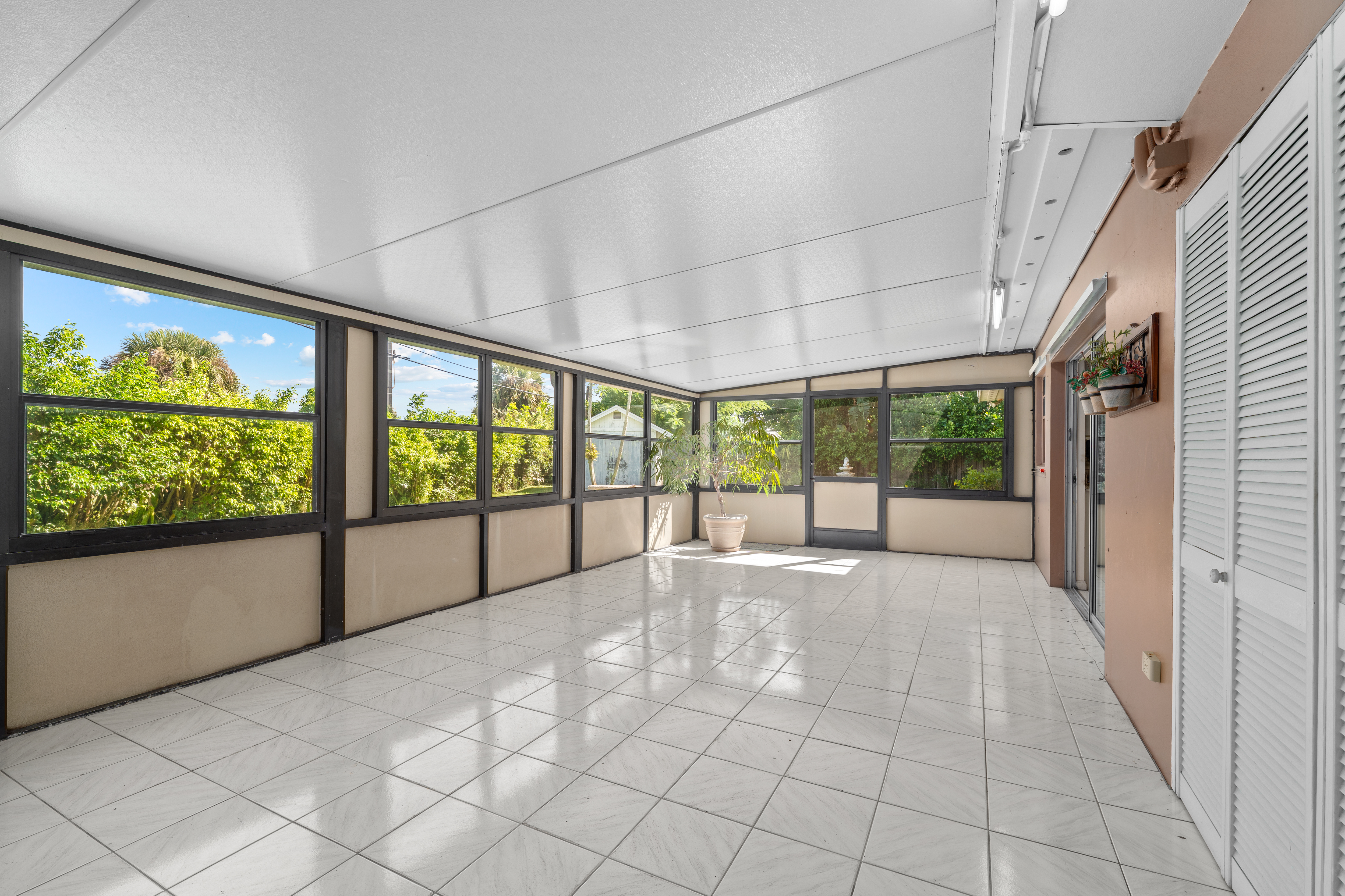  2219 E Pineridge Court, Delray Beach, FL, 33444 - 物件實景