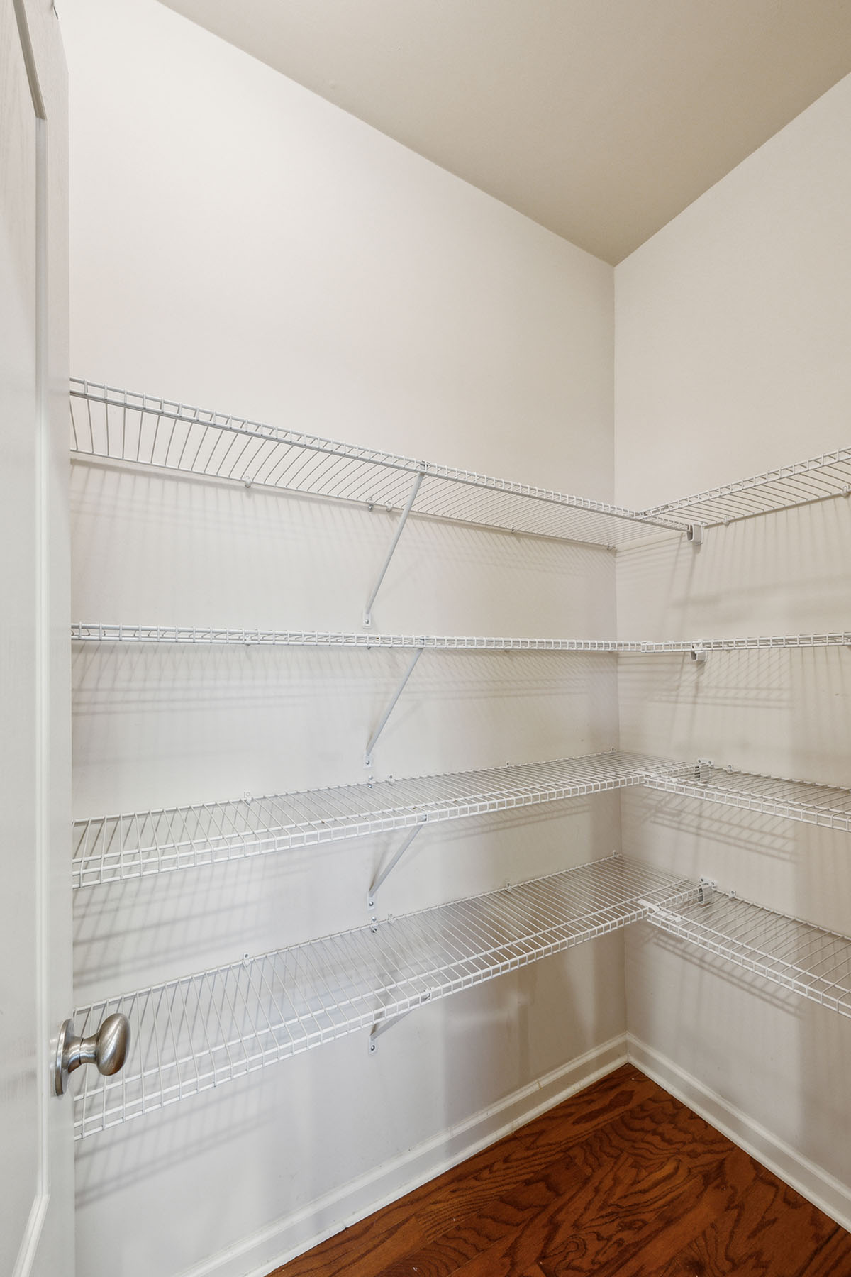  Welcome to this Beautifully Maintained Two-Story Townhome - 物件實景