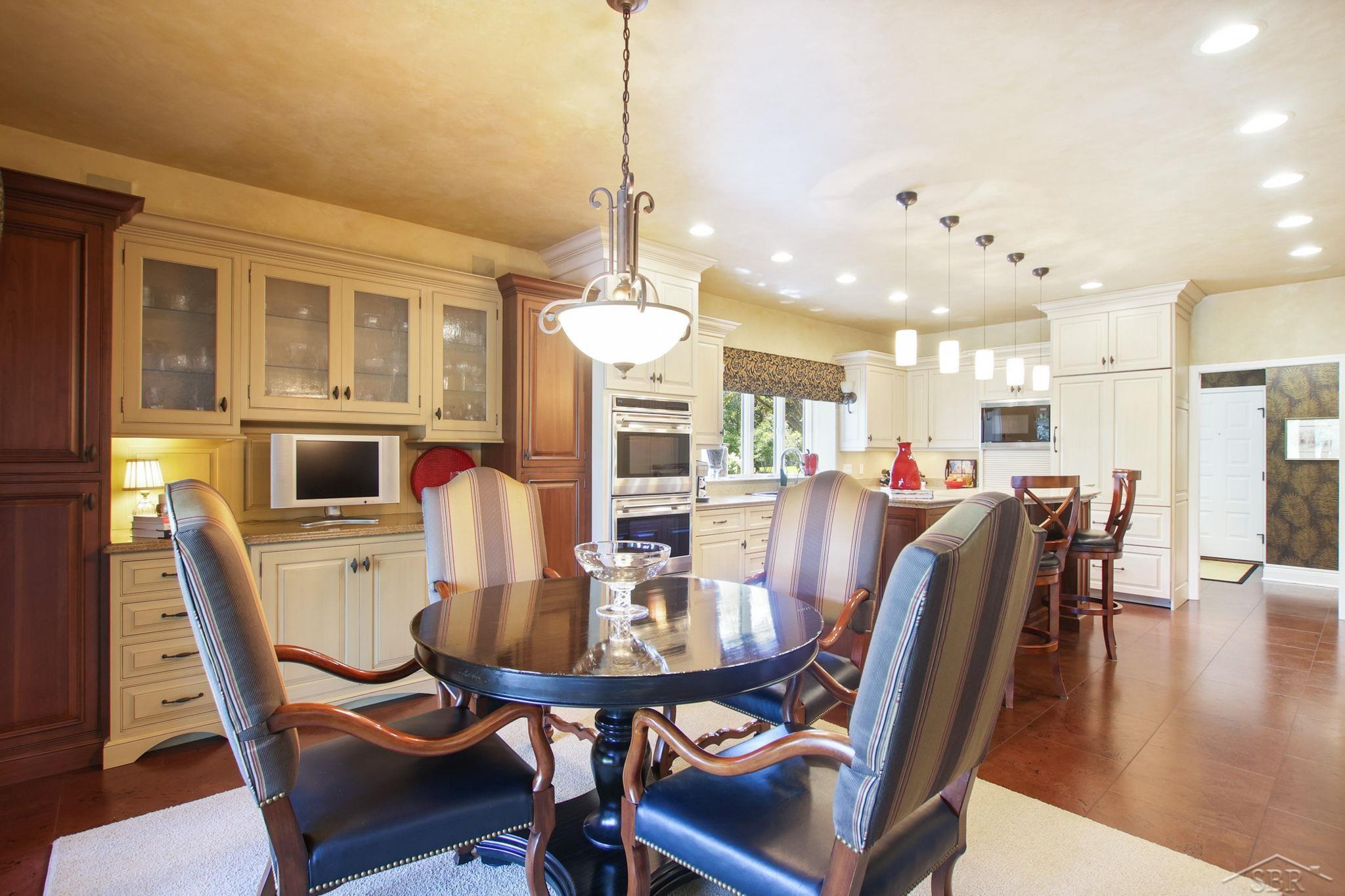 210 Golfview, Saginaw, Michigan, 48638, United States, 4 Bedrooms Bedrooms, ,6 BathroomsBathrooms,Residential,For Sale,210 Golfview,1320030