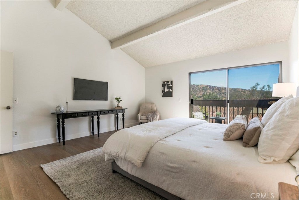 Glendale, California, 91206, United States, 2 Bedrooms Bedrooms, ,3 BathroomsBathrooms,Residential,For Sale,1941682