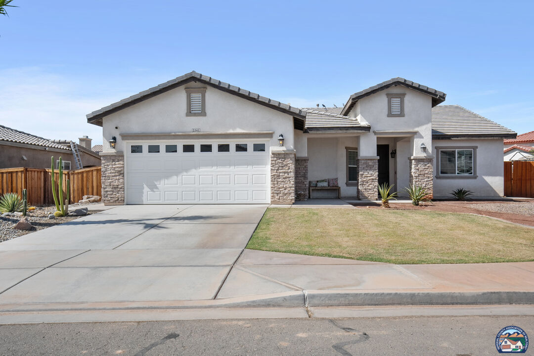 Imperial, California, 92251, United States, 4 Bedrooms Bedrooms, ,2 BathroomsBathrooms,Residential,For Sale,1969565