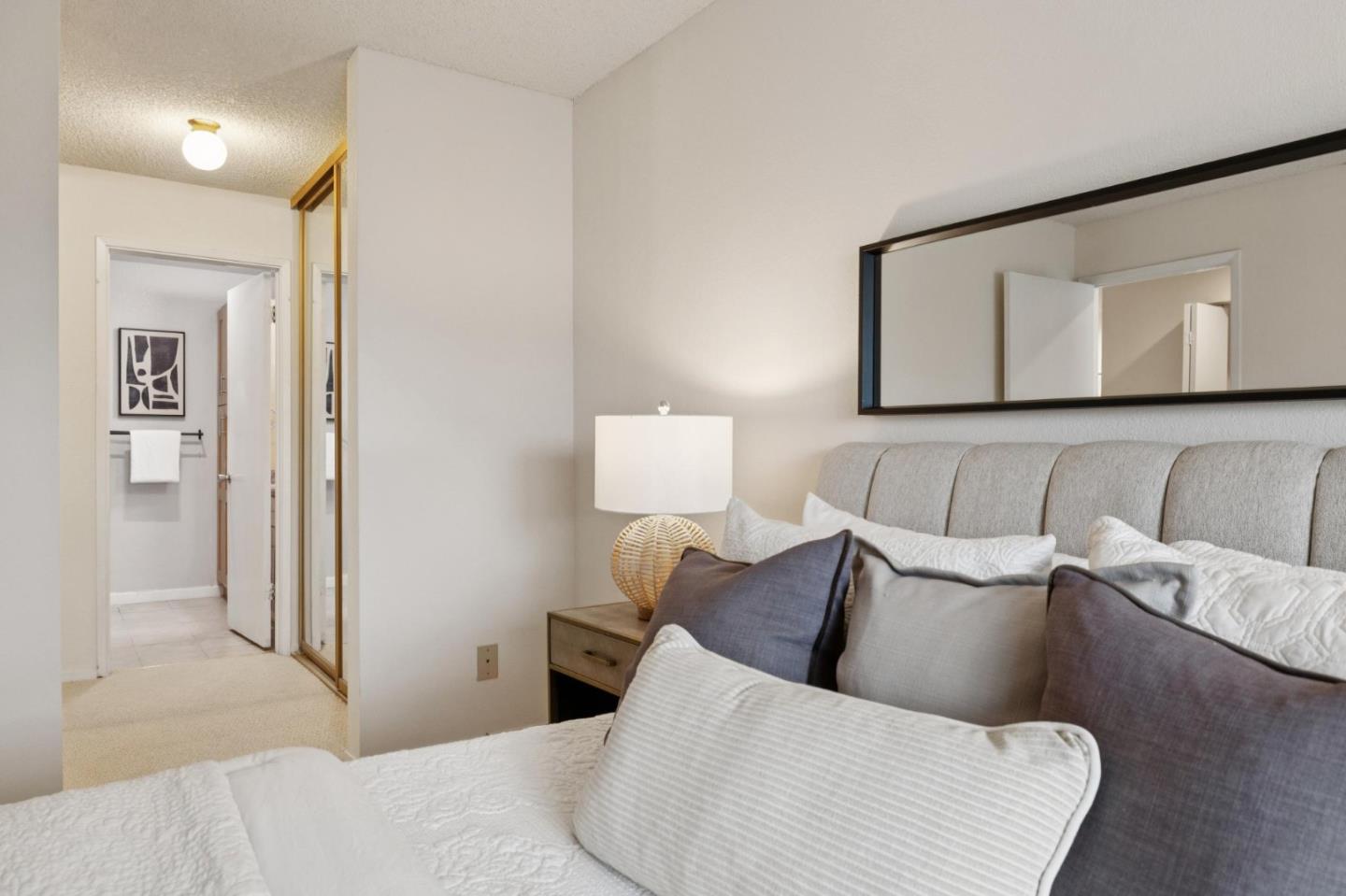 San Bruno, California, 94066, United States, 2 Bedrooms Bedrooms, ,2 BathroomsBathrooms,Residential,For Sale,1856521