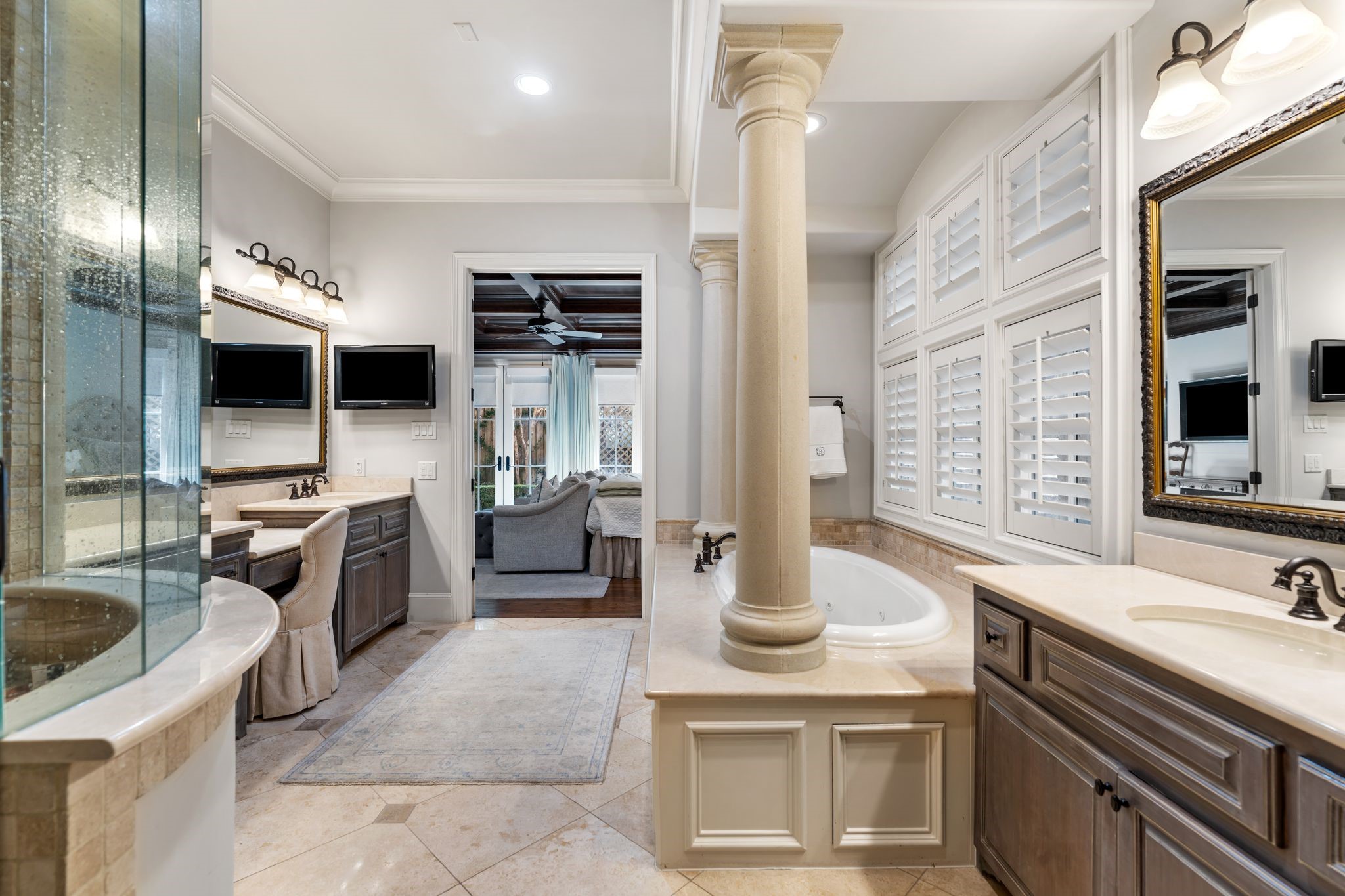  1010 Nantucket Drive F - 物件實景