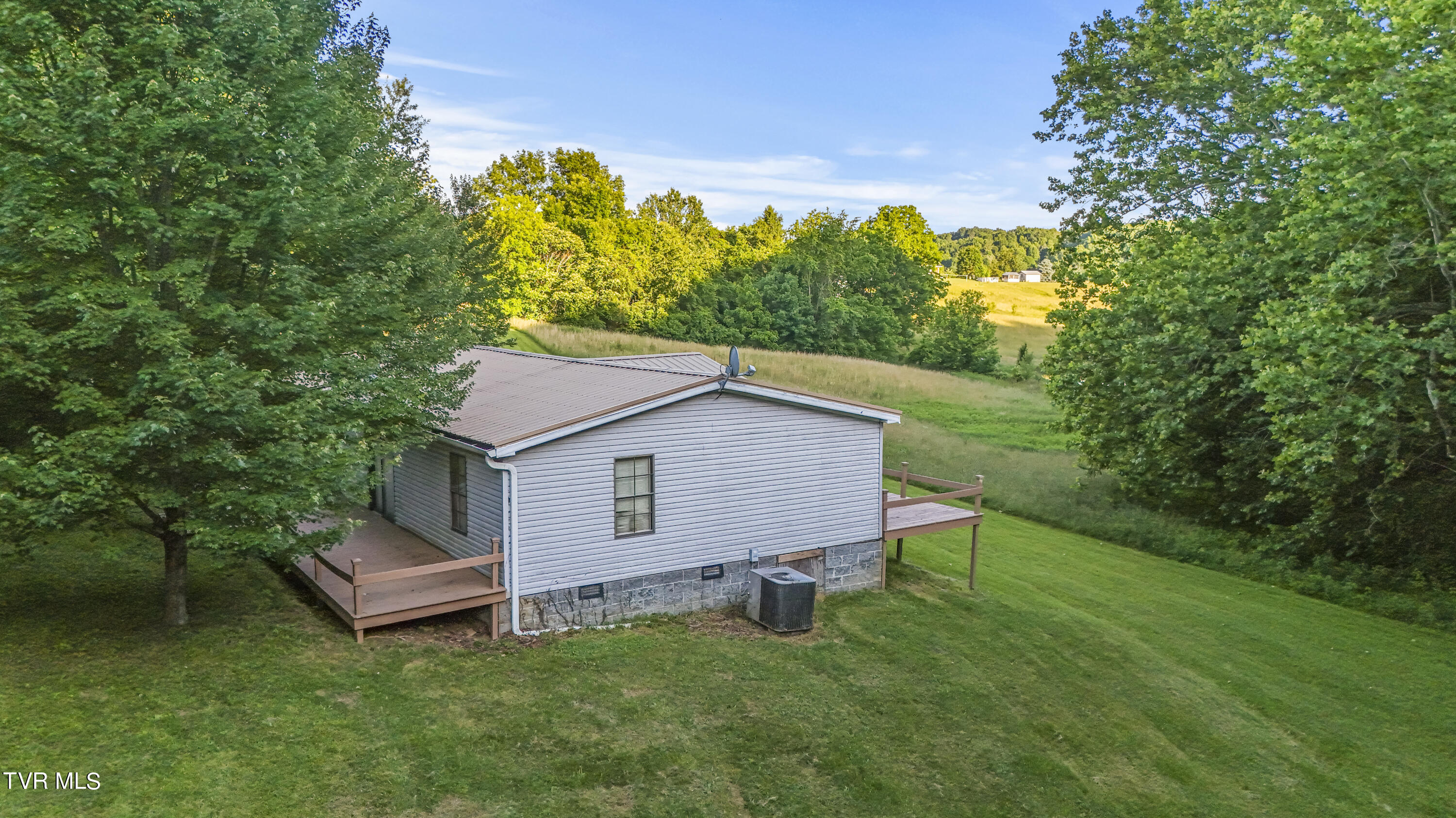 Jonesborough, Tennessee, 37659, United States, 3 Bedrooms Bedrooms, ,3 BathroomsBathrooms,Residential,For Sale,1888653