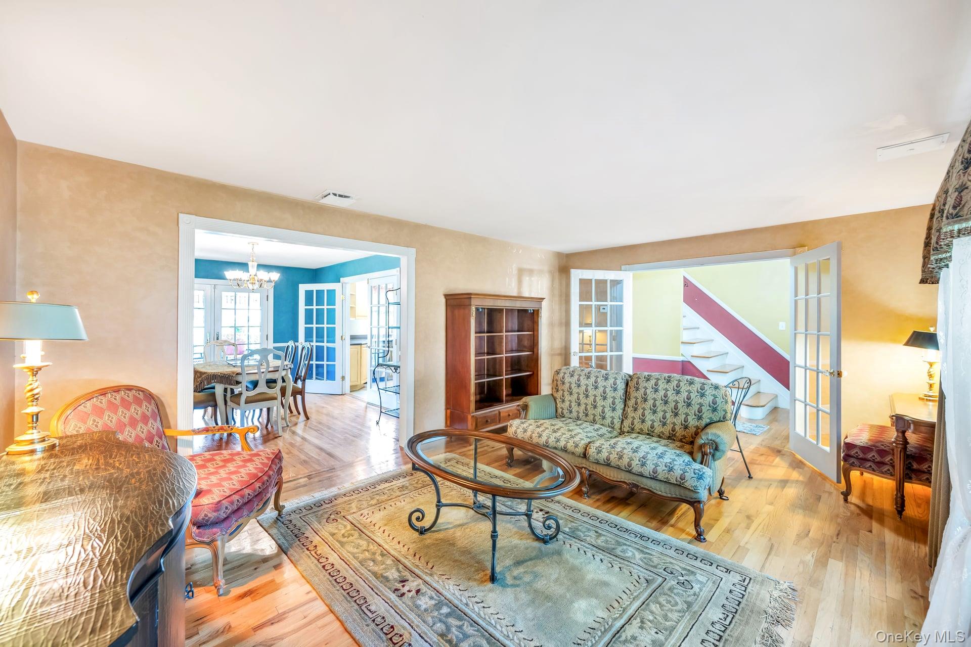 Hauppauge, New York, 11788, United States, 4 Bedrooms Bedrooms, ,3 BathroomsBathrooms,Residential,For Sale,1926093