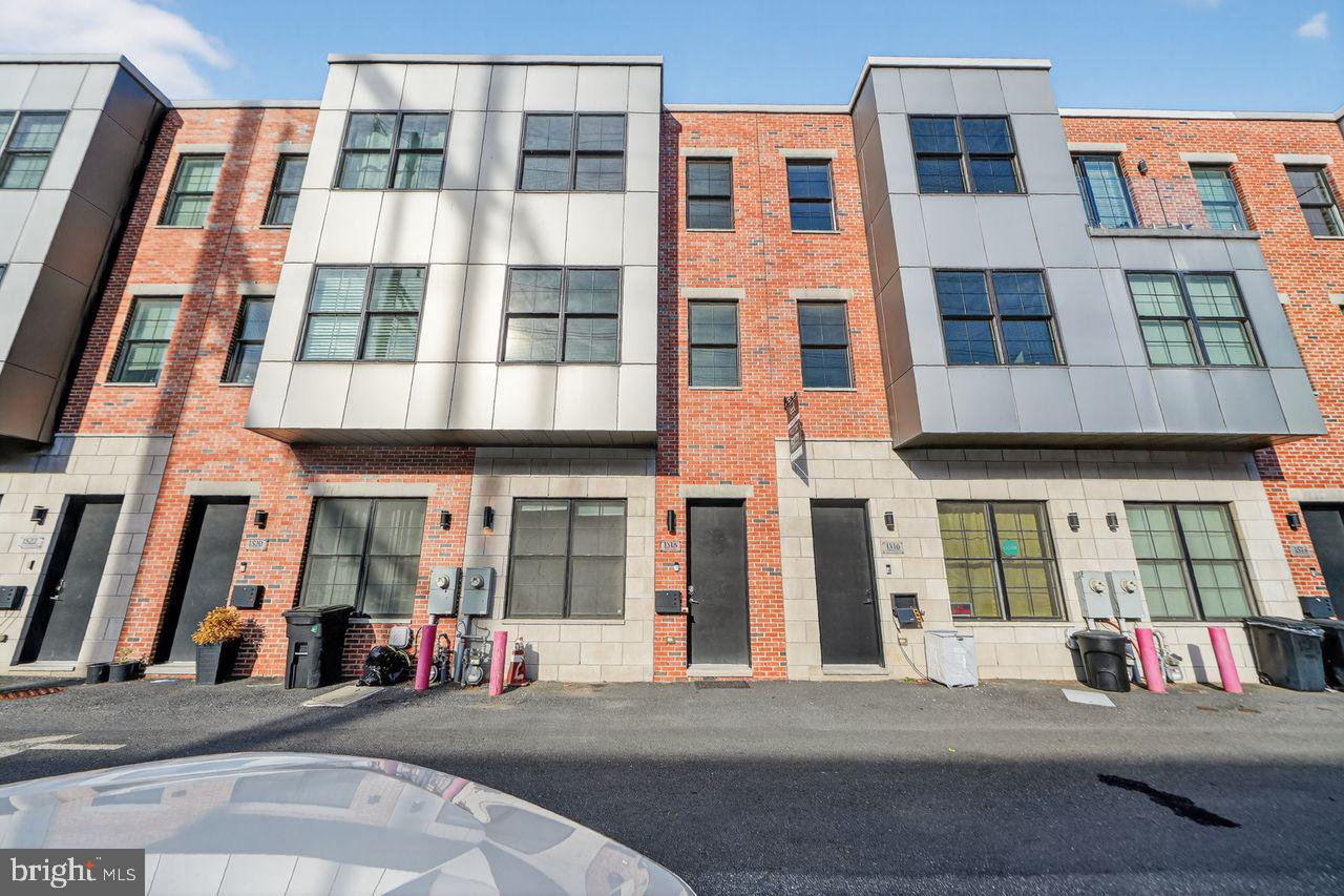 Philadelphia, Pennsylvania, 19146, United States, 4 Bedrooms Bedrooms, ,3 BathroomsBathrooms,Residential,For Sale,1960964