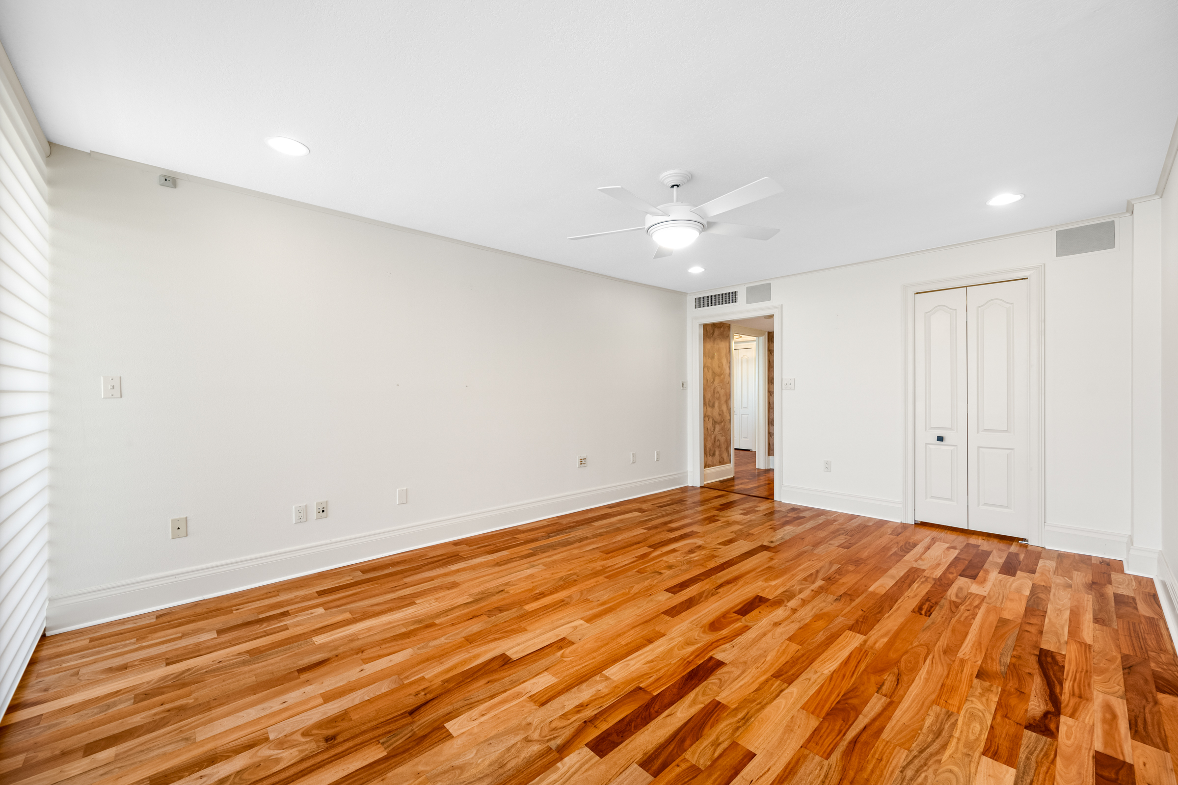Treasure Island, Florida, 33706, United States, 2 Bedrooms Bedrooms, ,4 BathroomsBathrooms,Residential,For Sale,1830470