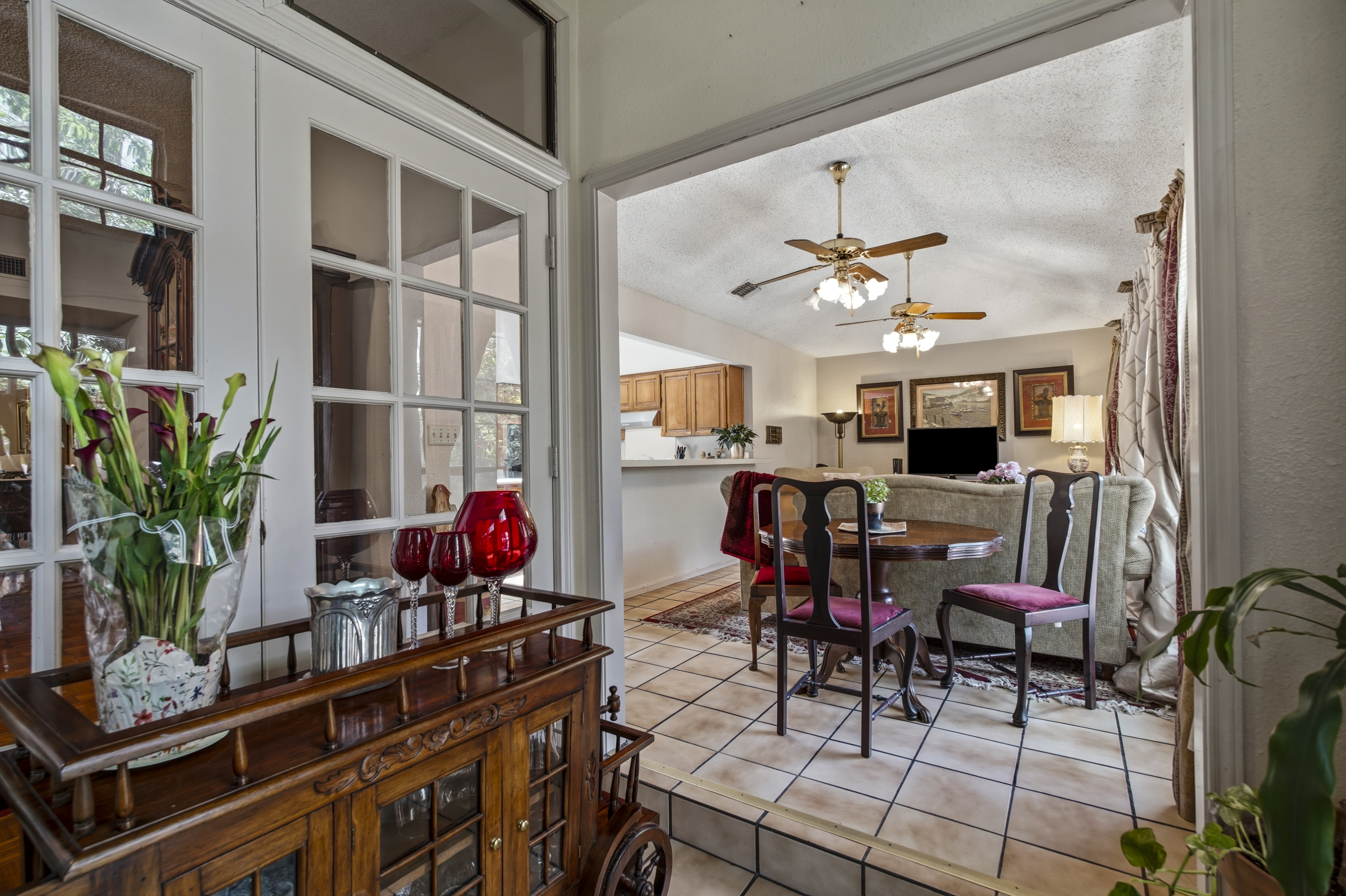 Timeless River Oaks Garden Home - 物件實景