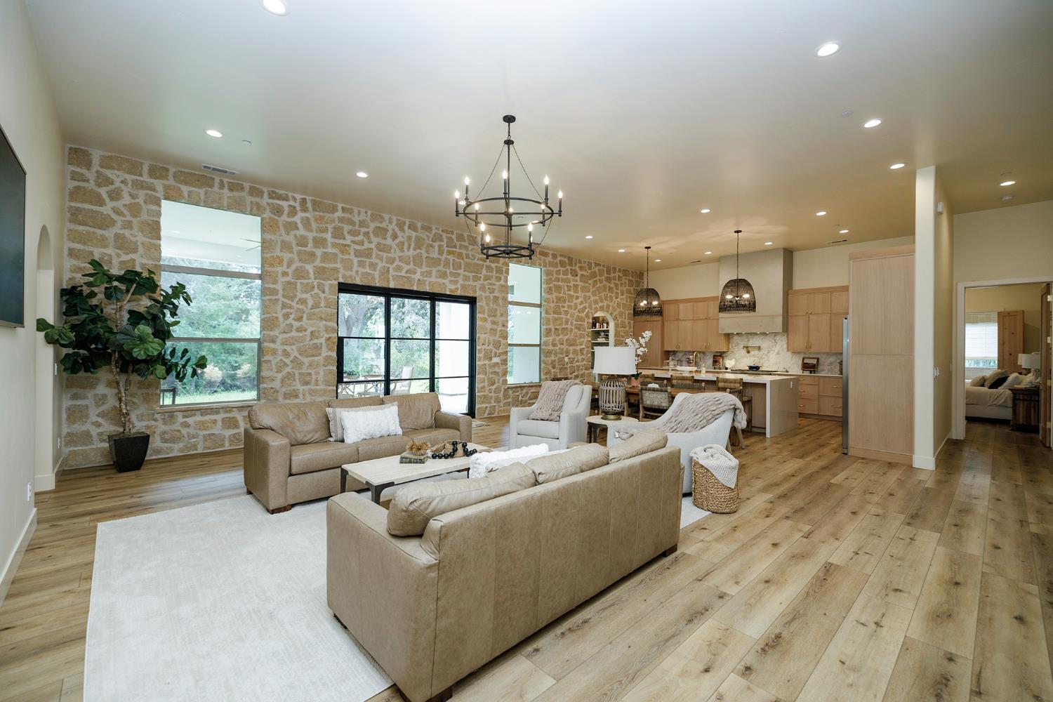 Modesto, California, 95357, United States, 4 Bedrooms Bedrooms, ,4 BathroomsBathrooms,Residential,For Sale,1976586