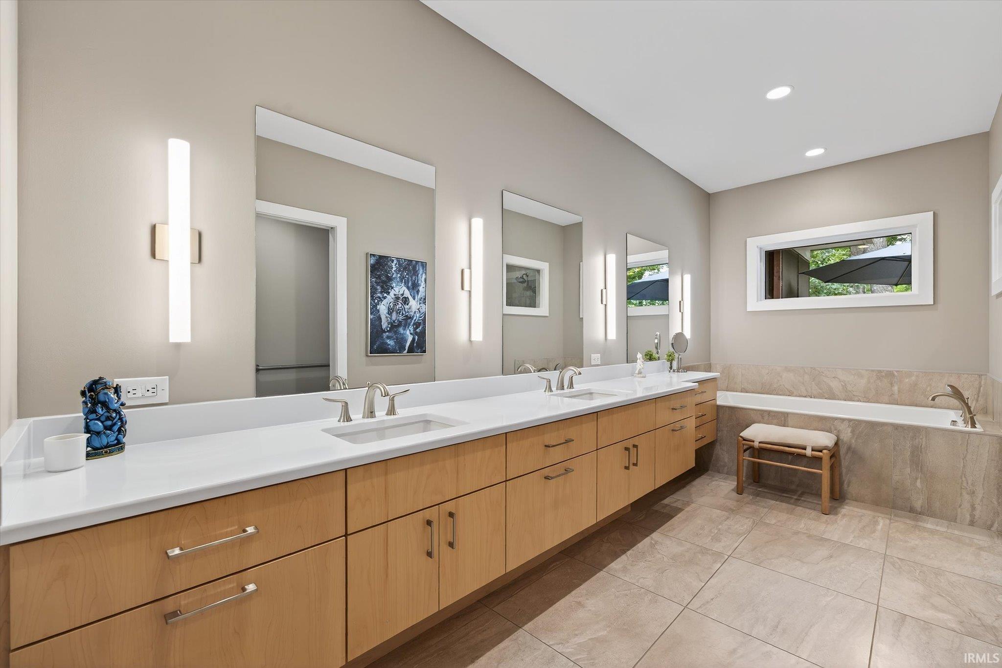 Bloomington, Indiana, 47401, United States, 3 Bedrooms Bedrooms, ,3 BathroomsBathrooms,Residential,For Sale,1977080