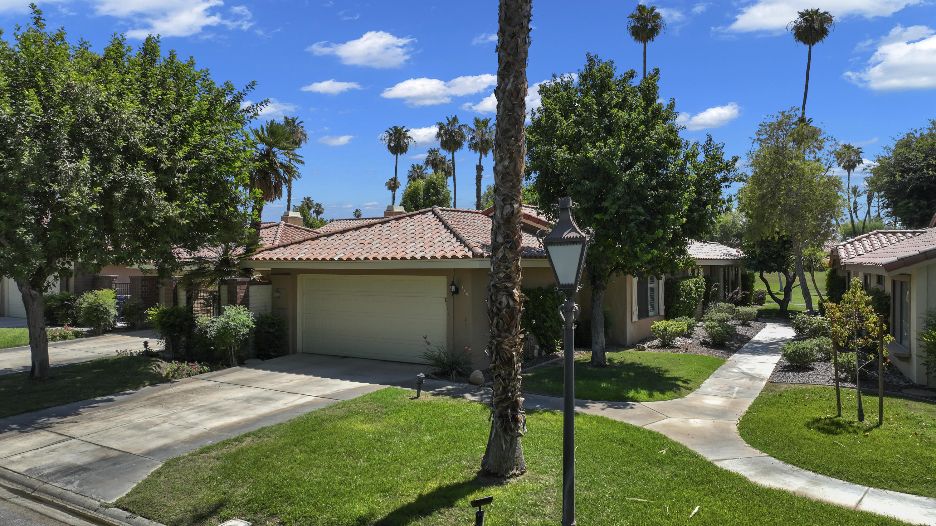 Palm Desert, California, 92260, United States, 2 Bedrooms Bedrooms, ,2 BathroomsBathrooms,Residential,For Sale,1865195