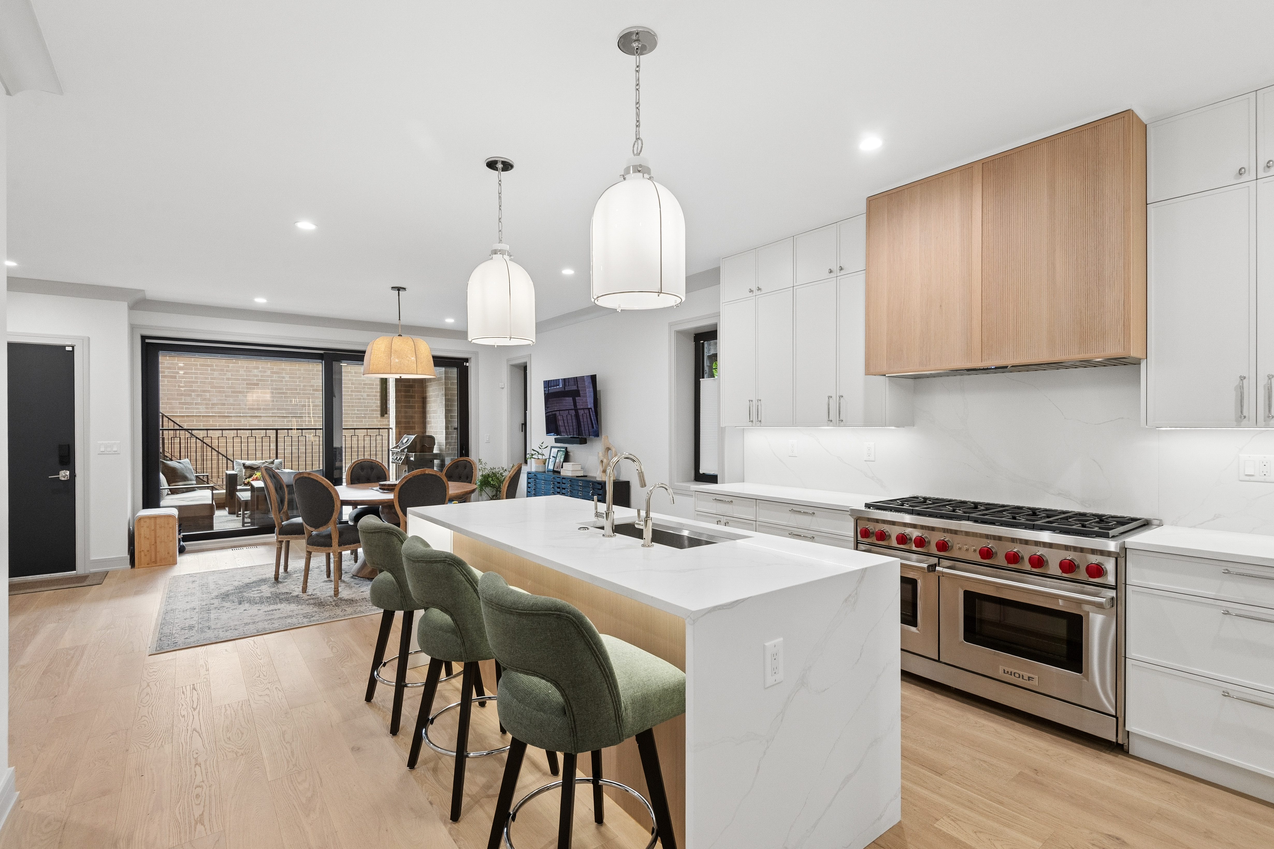 Welcome to this Exceptional Duplex Residence in theHheart of Lincoln Park - 物件實景