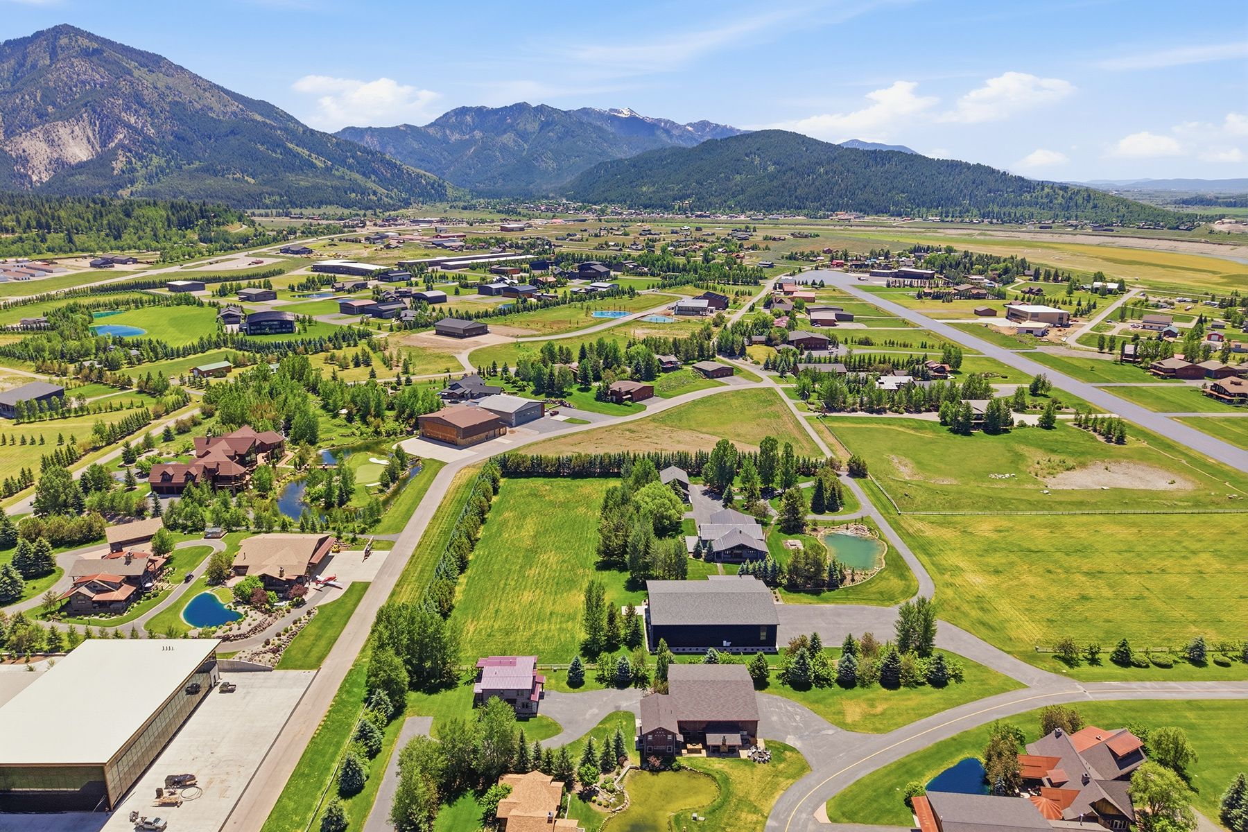  Elevated Living at Alpine Airpark - 物件實景