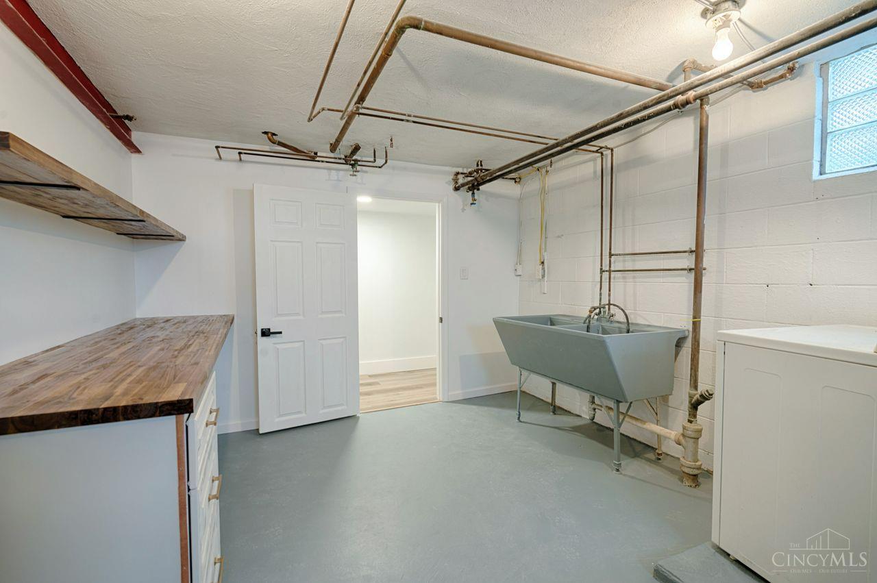 Sycamore Twp, Ohio, 45236, United States, 4 Bedrooms Bedrooms, ,3 BathroomsBathrooms,Residential,For Sale,1966566