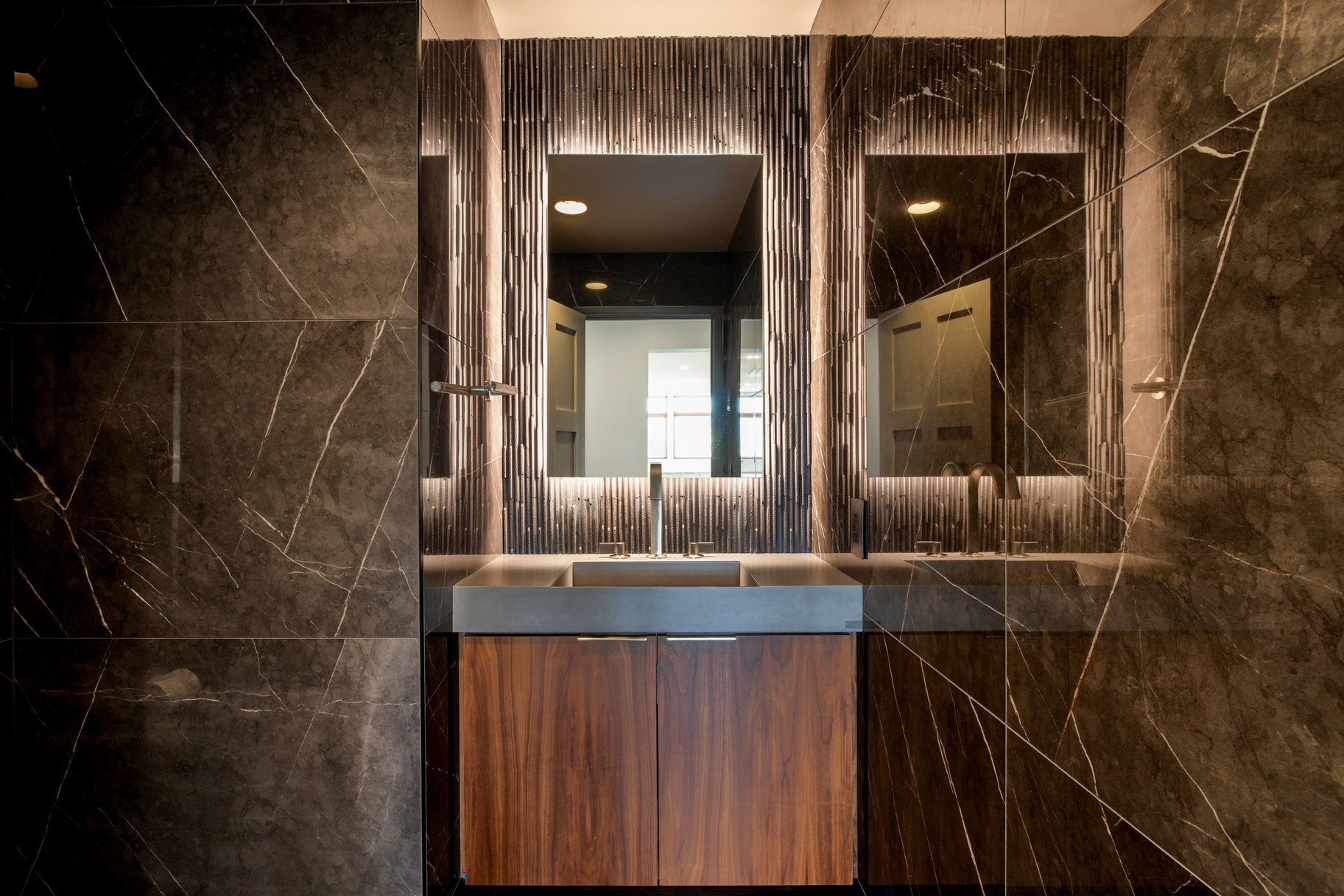  Stunning Contemporary Home with Commanding Views - 物件實景