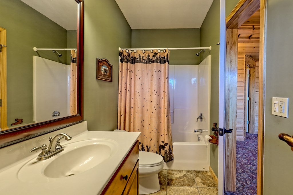 Young Harris, Georgia, 30582, United States, 4 Bedrooms Bedrooms, ,5 BathroomsBathrooms,Residential,For Sale,1987920