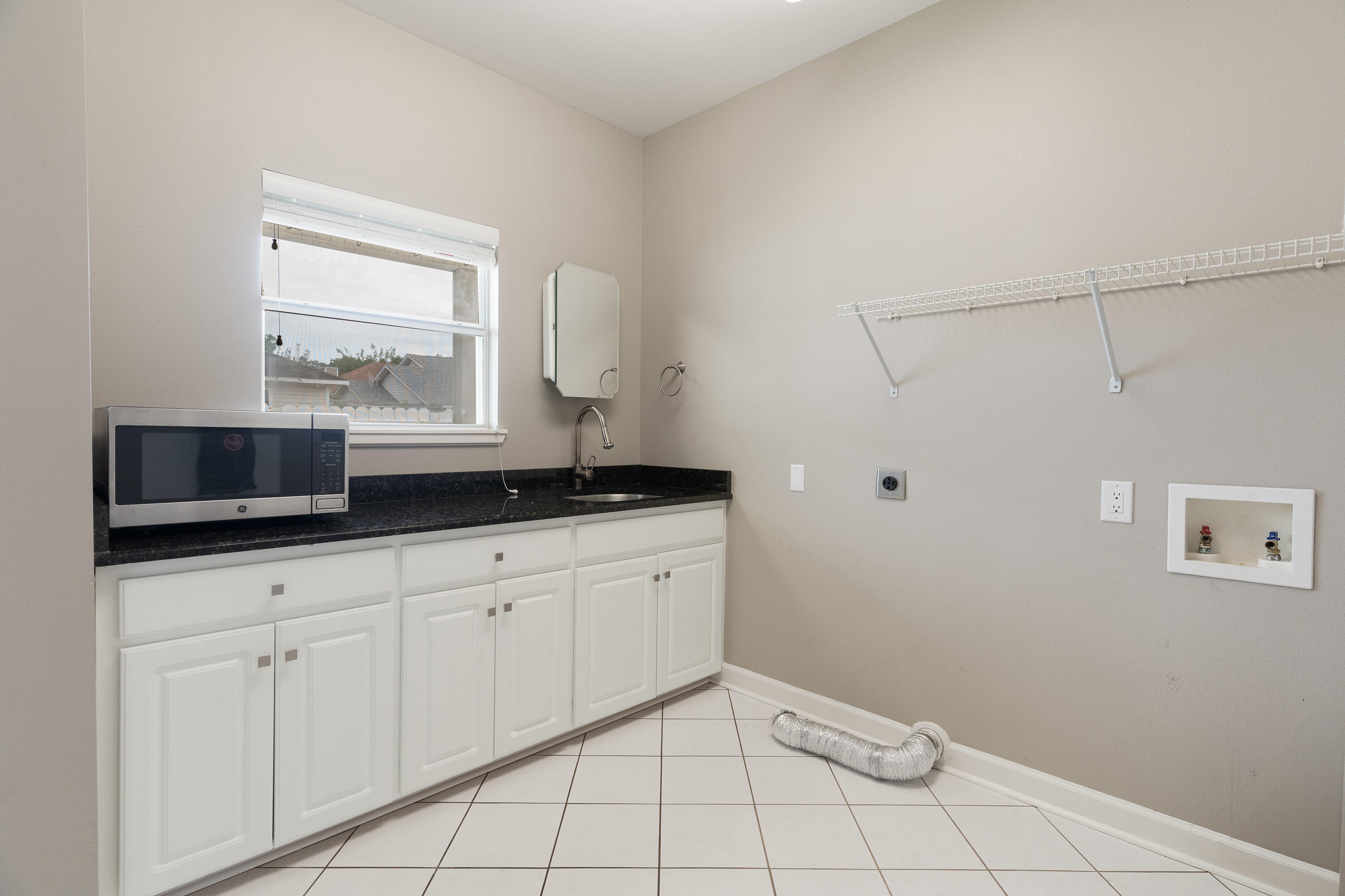 Fort Walton Beach, Florida, 32547, United States, 3 Bedrooms Bedrooms, ,4 BathroomsBathrooms,Residential,For Sale,1849777