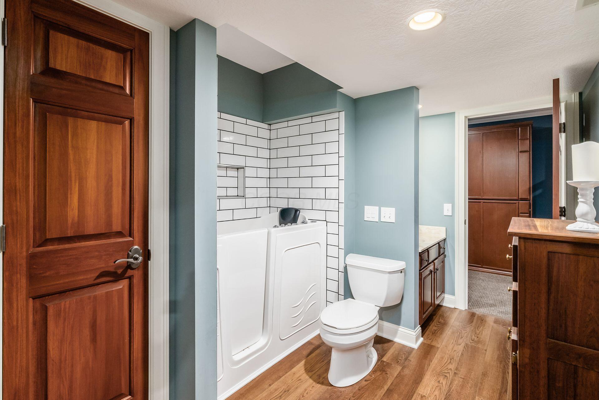 Pickerington, Ohio, 43147, United States, 6 Bedrooms Bedrooms, ,8 BathroomsBathrooms,Residential,For Sale,1766515