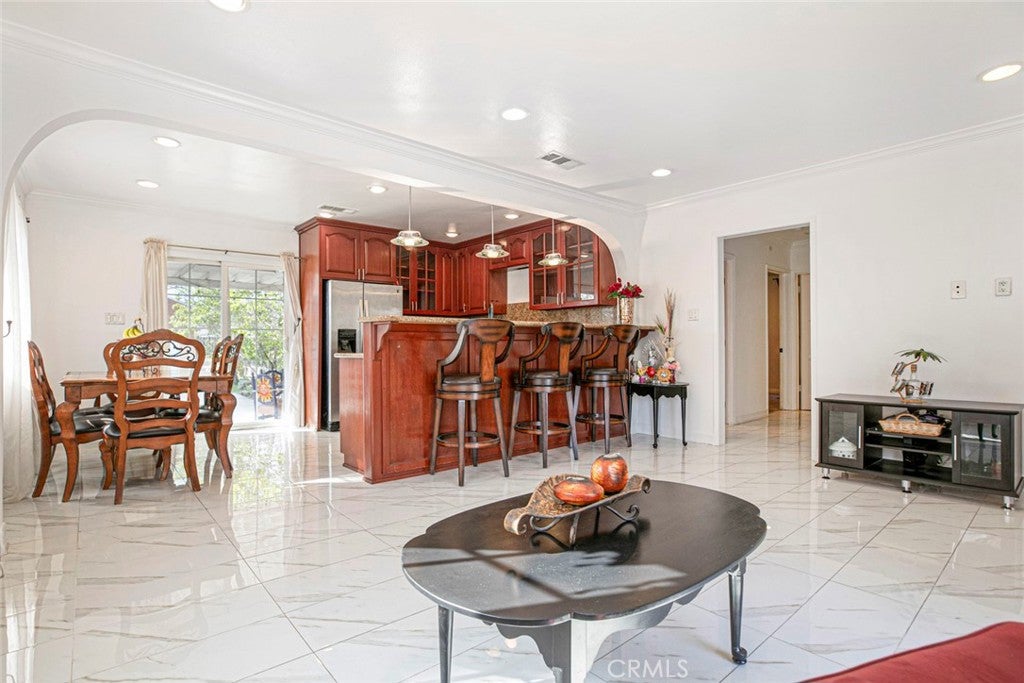 North Hollywood, California, 91605, United States, 3 Bedrooms Bedrooms, ,2 BathroomsBathrooms,Residential,For Sale,1989724